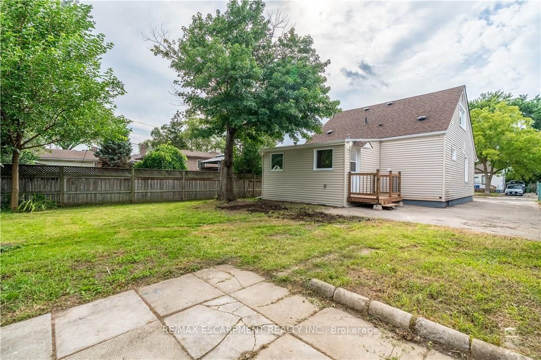 88 Ivon Avenue Property Photo 31