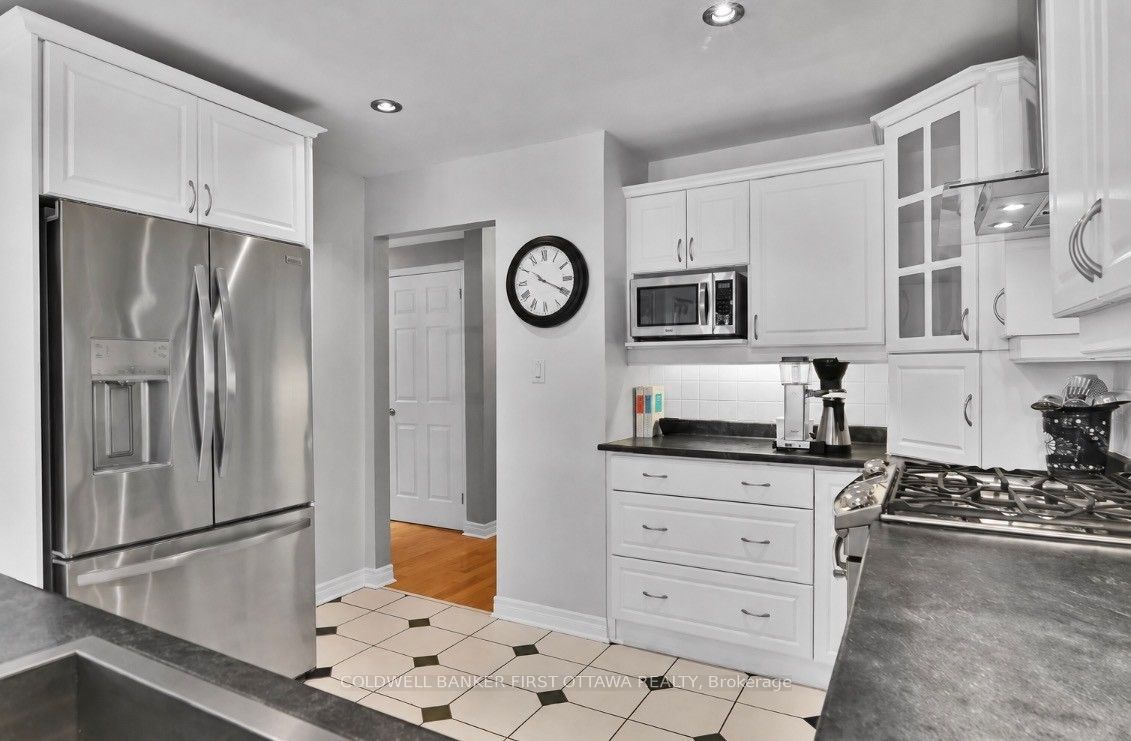 605 Brookridge Crescent Property Photo 11