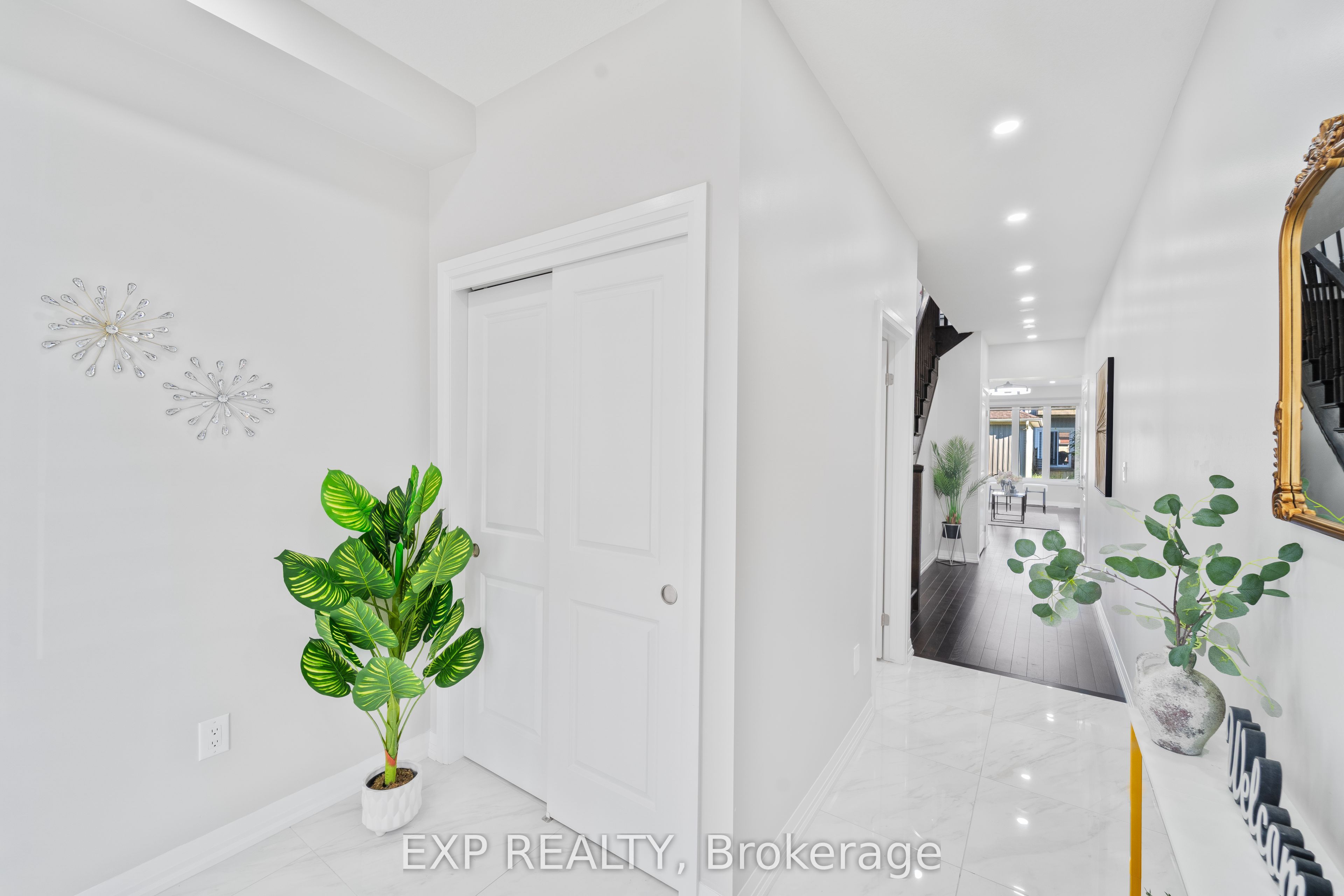 116 Bur Oak Drive Property Photo 4