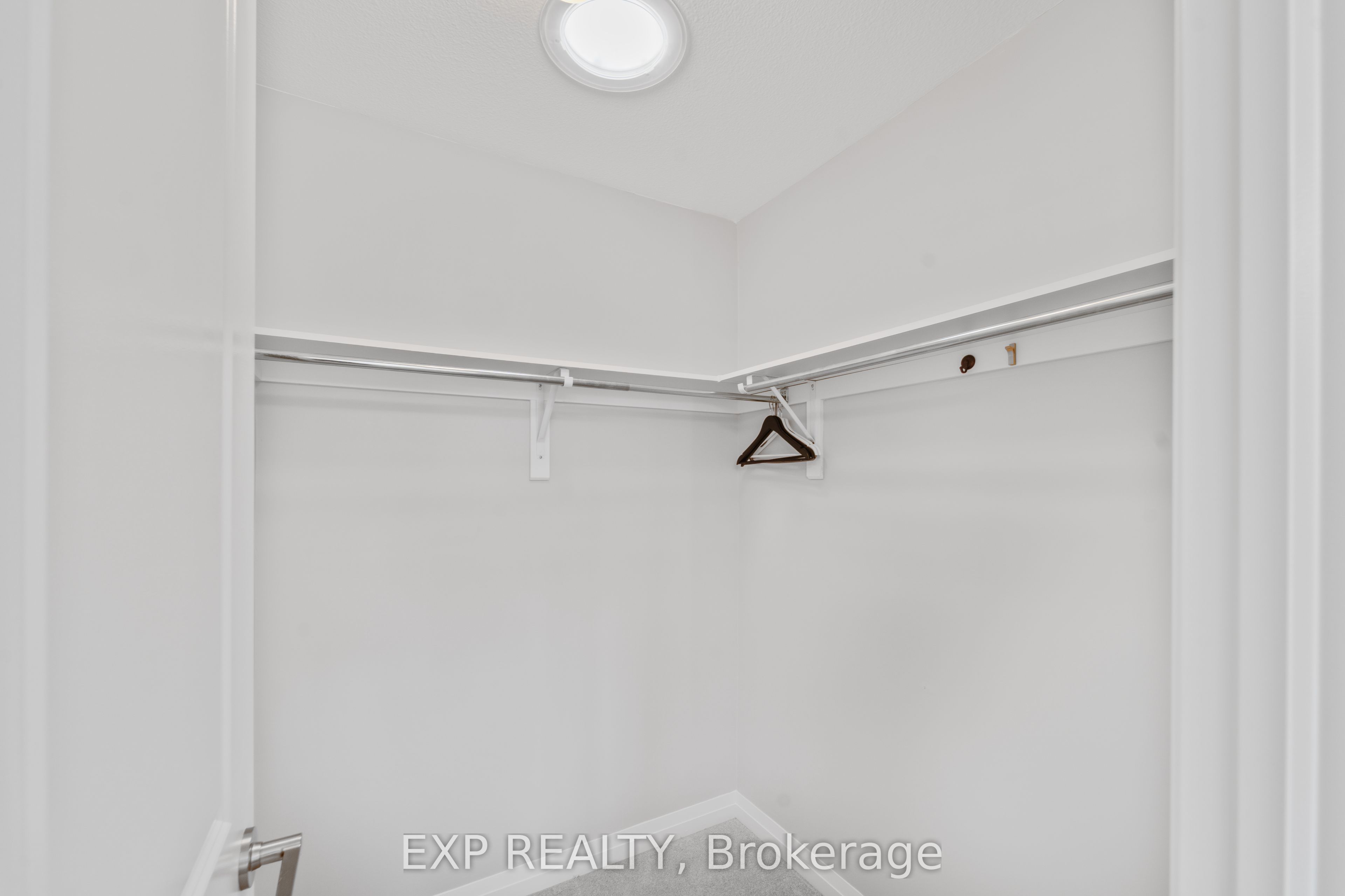 116 Bur Oak Drive Property Photo 21