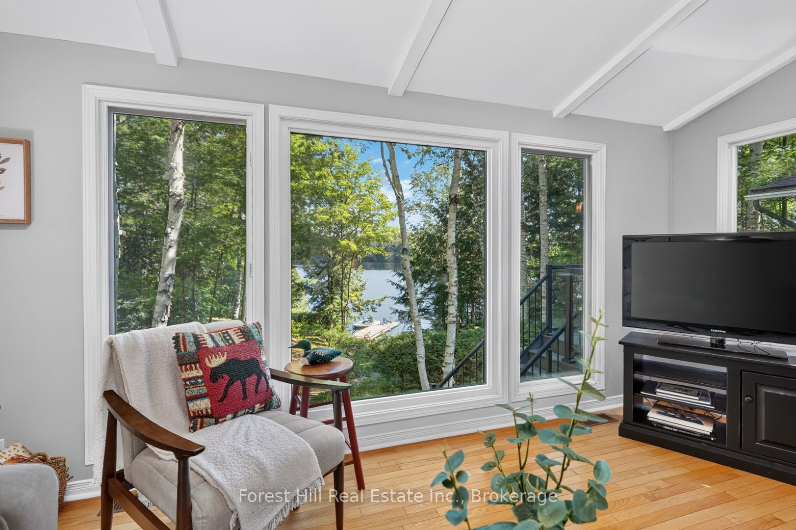 1208 Mccomb Point Drive Property Photo 8