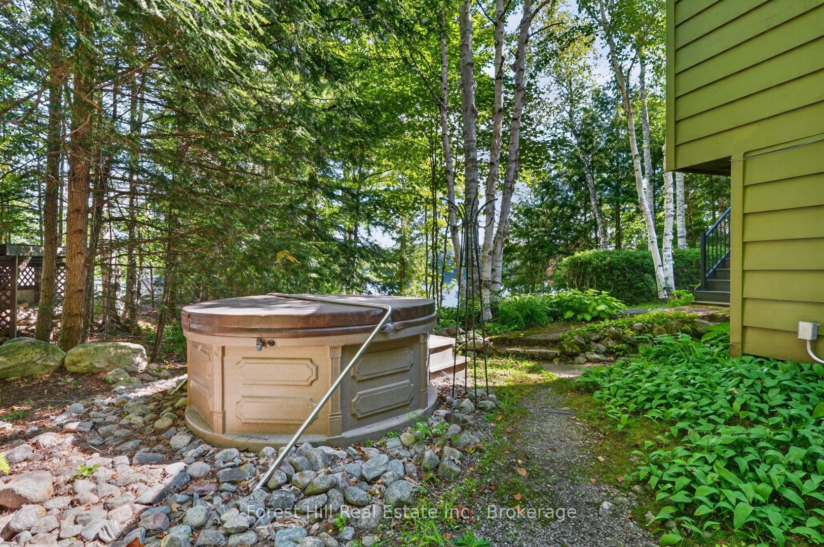 1208 Mccomb Point Drive Property Photo 31
