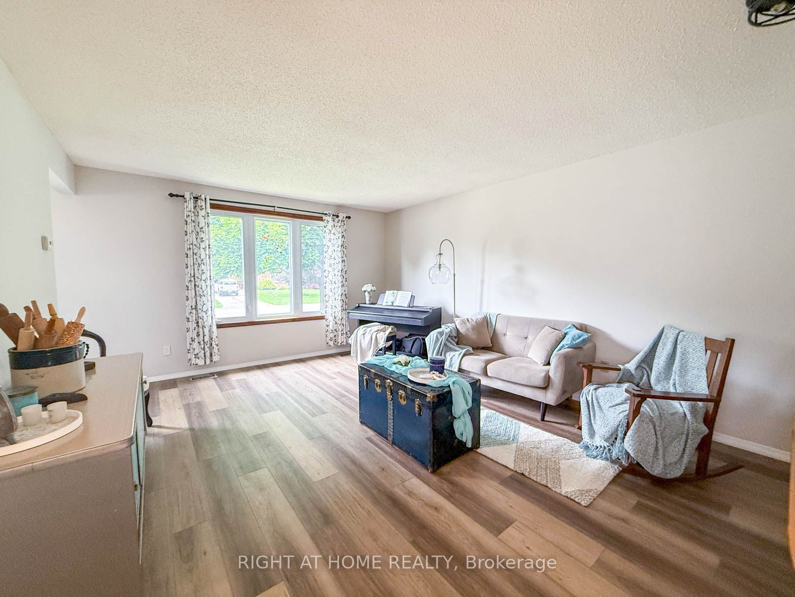 2623 Kaymar Crescent Property Photo 7
