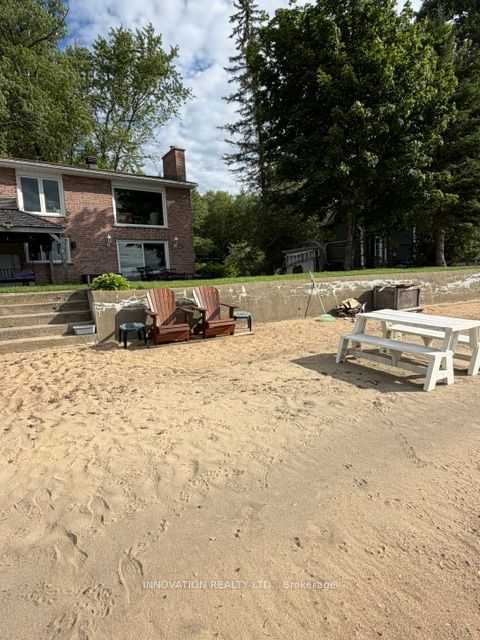 4372 Armitage Avenue W Property Photo 9