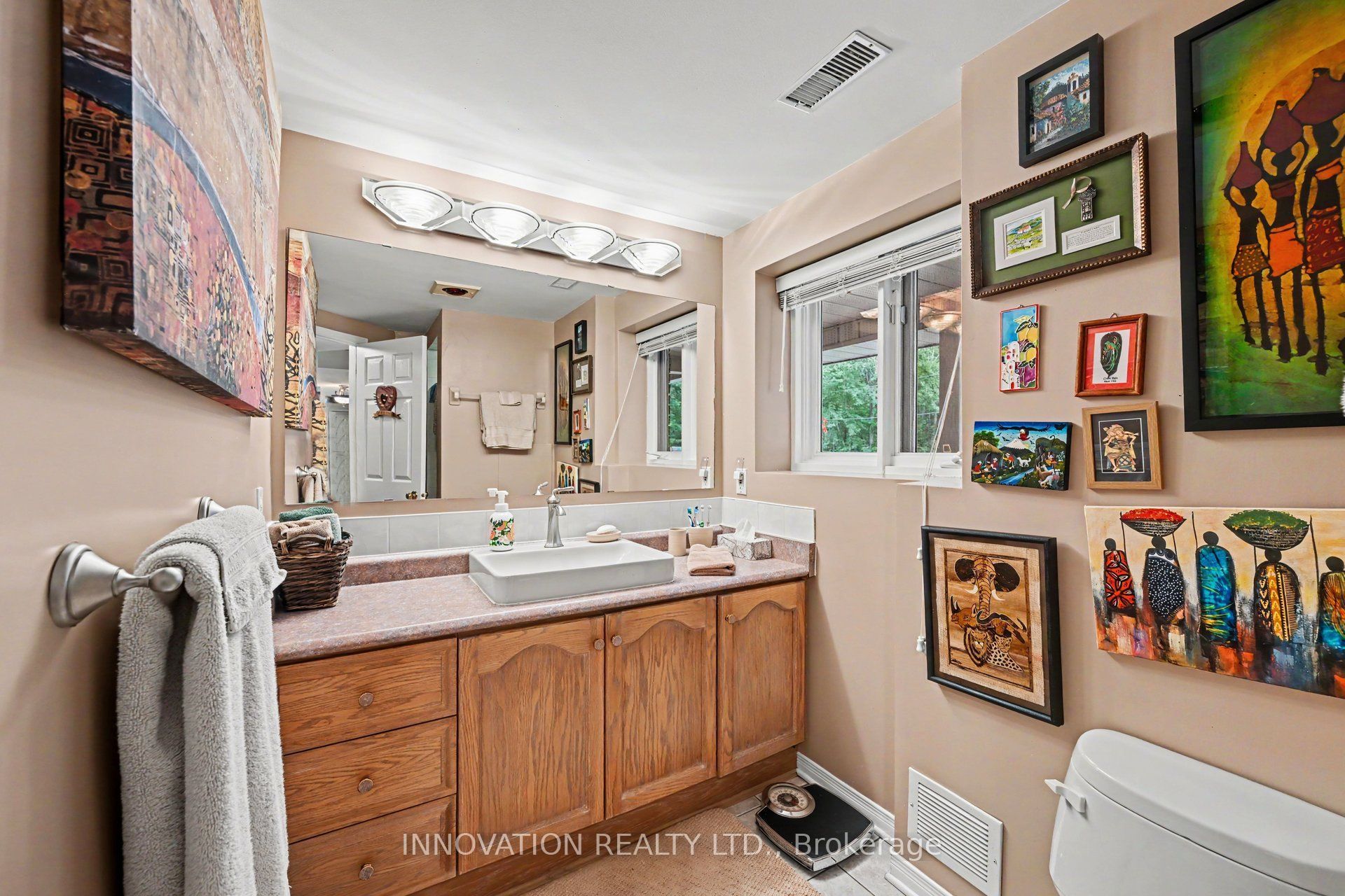 4372 Armitage Avenue W Property Photo 27