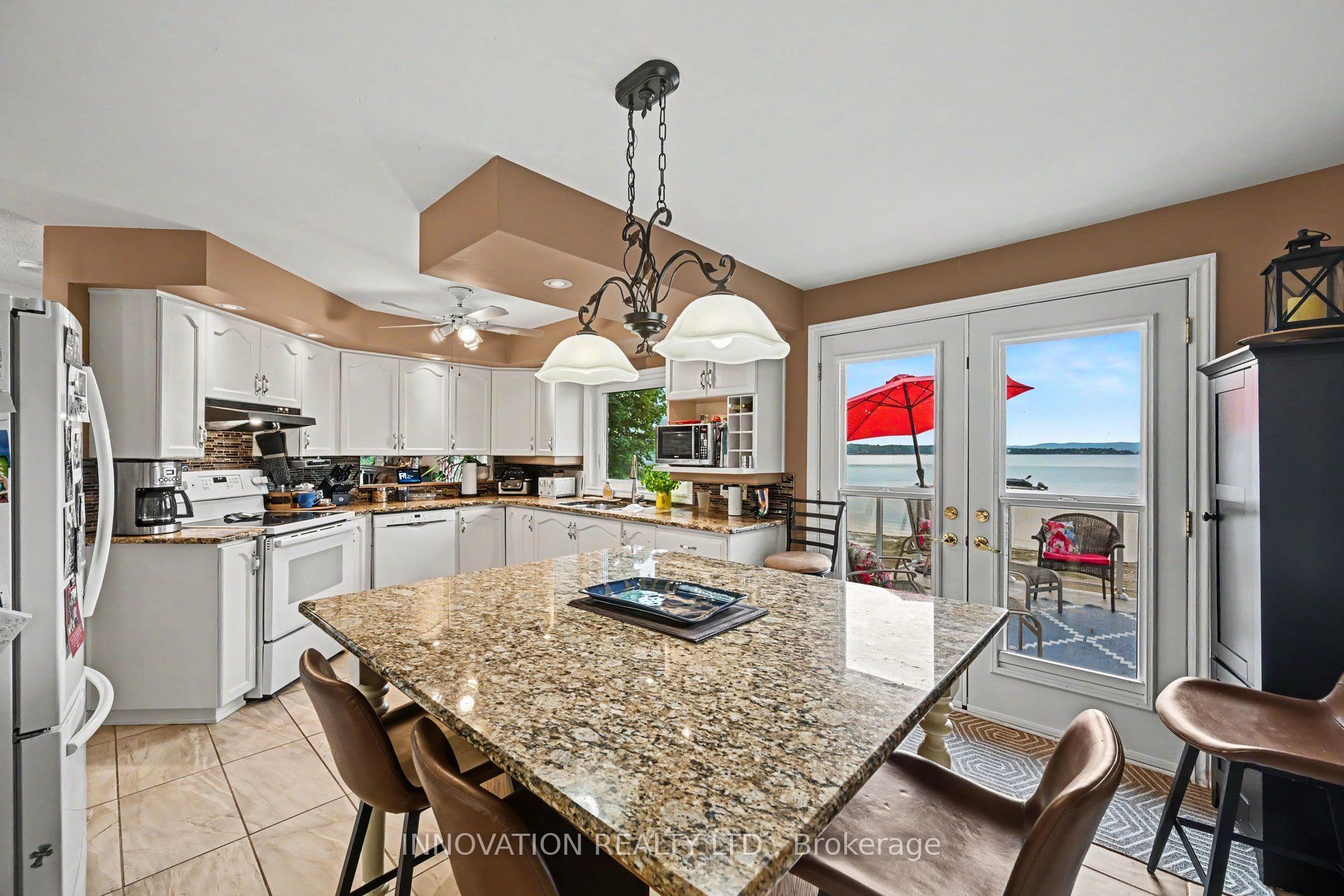 4372 Armitage Avenue W Property Photo 28