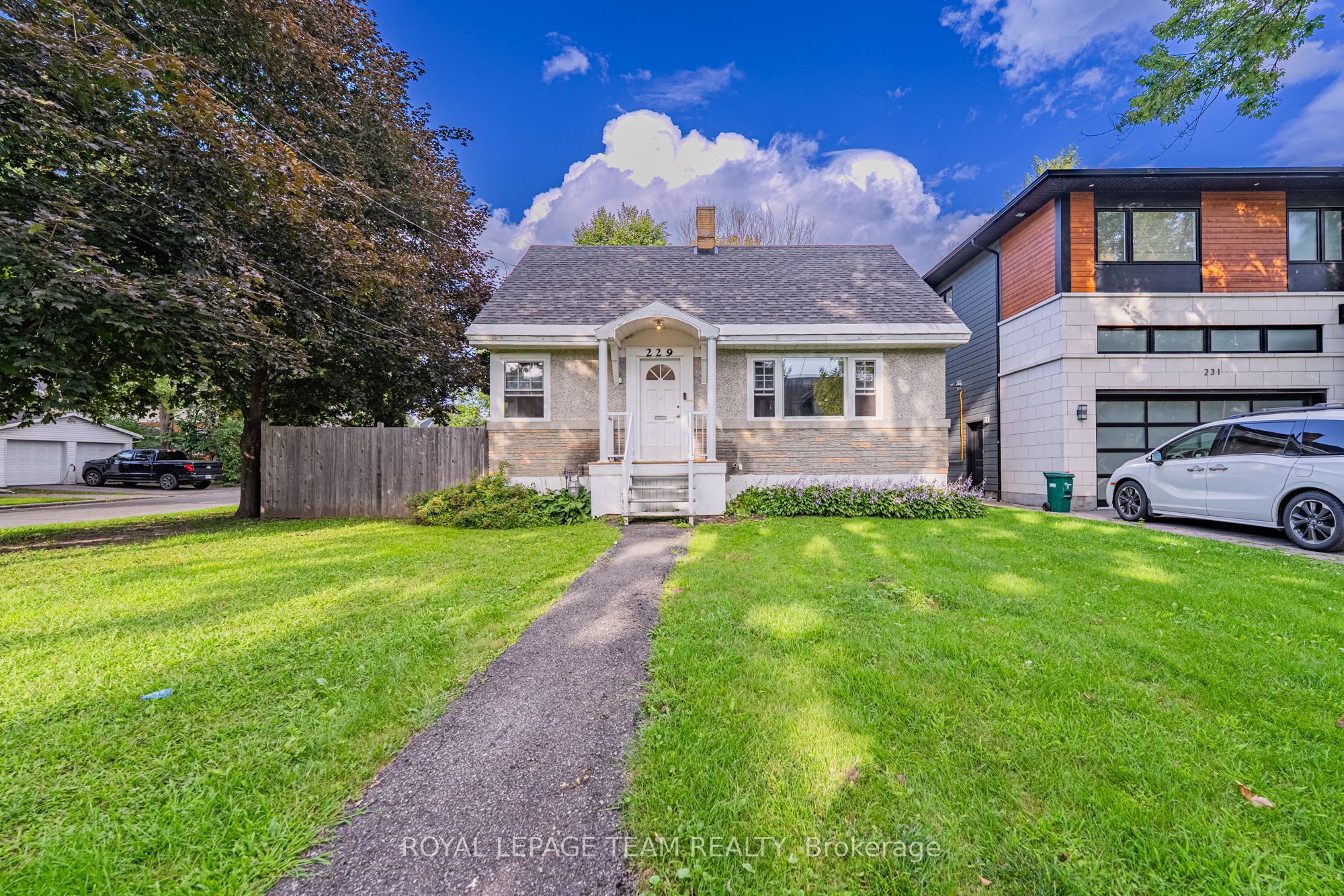 229 Daniel Avenue Property Photo 1