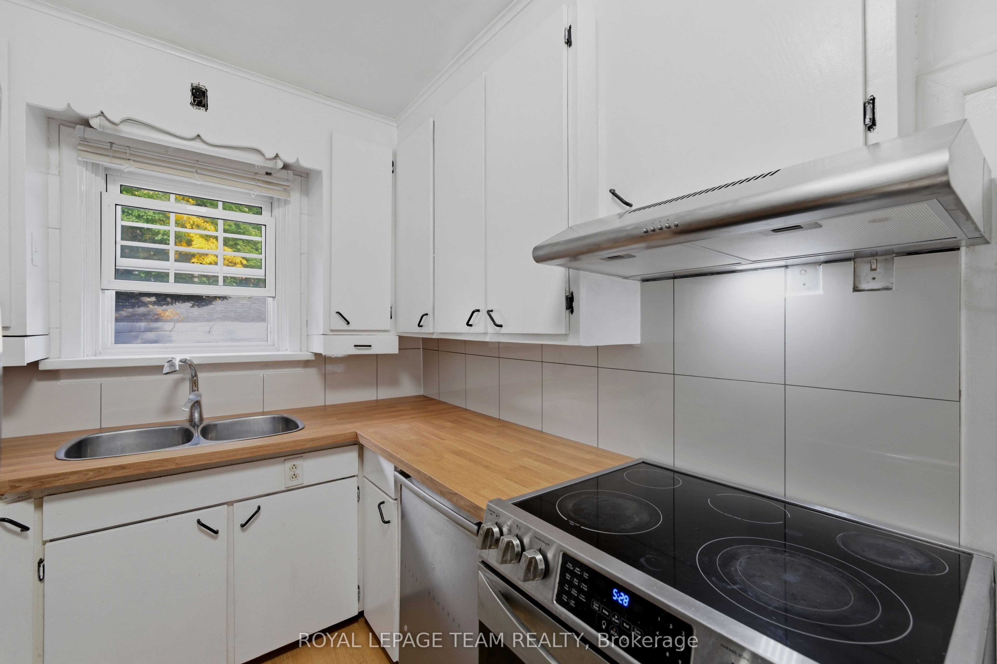 229 Daniel Avenue Property Photo 16