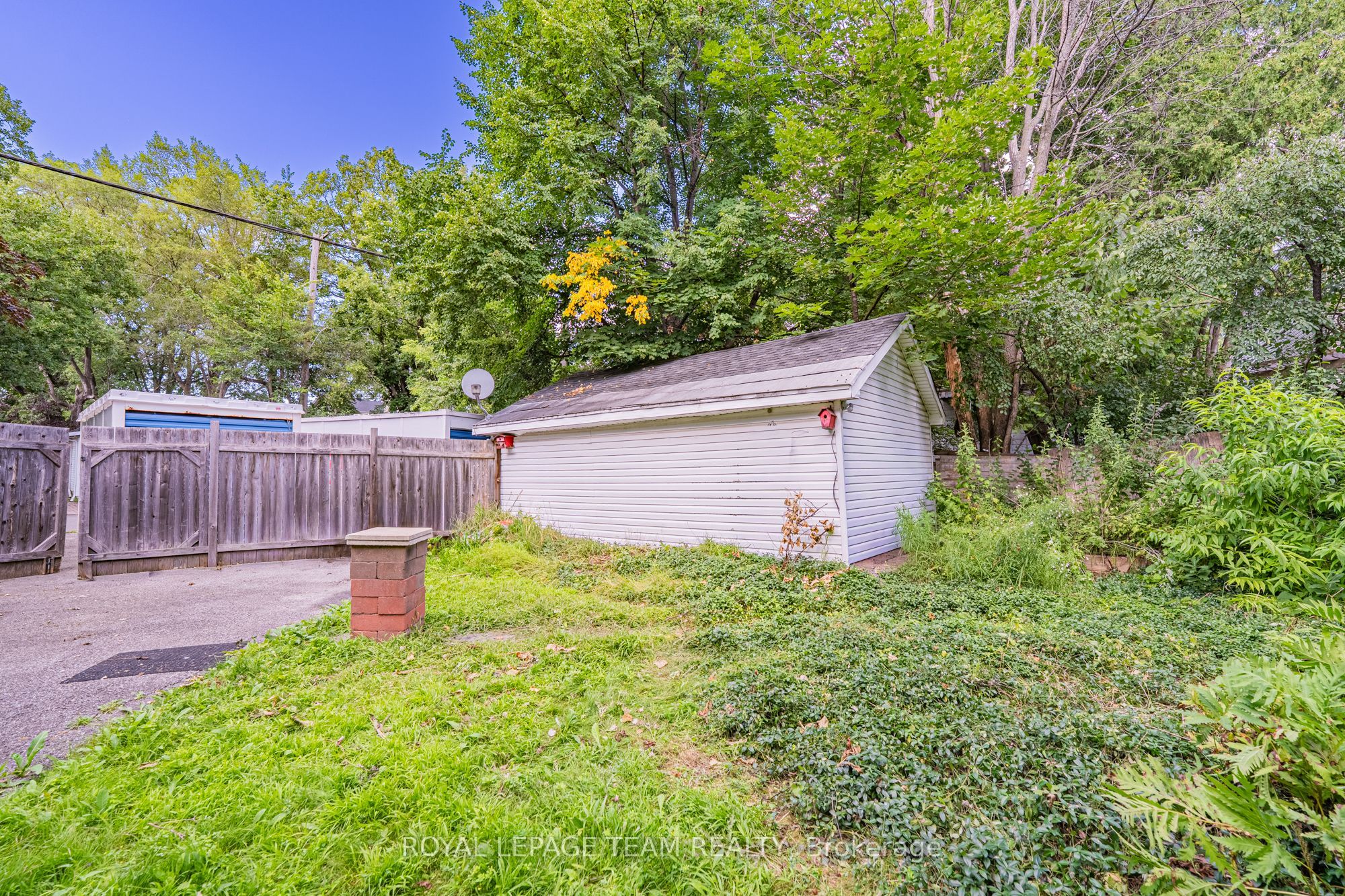 229 Daniel Avenue Property Photo 35