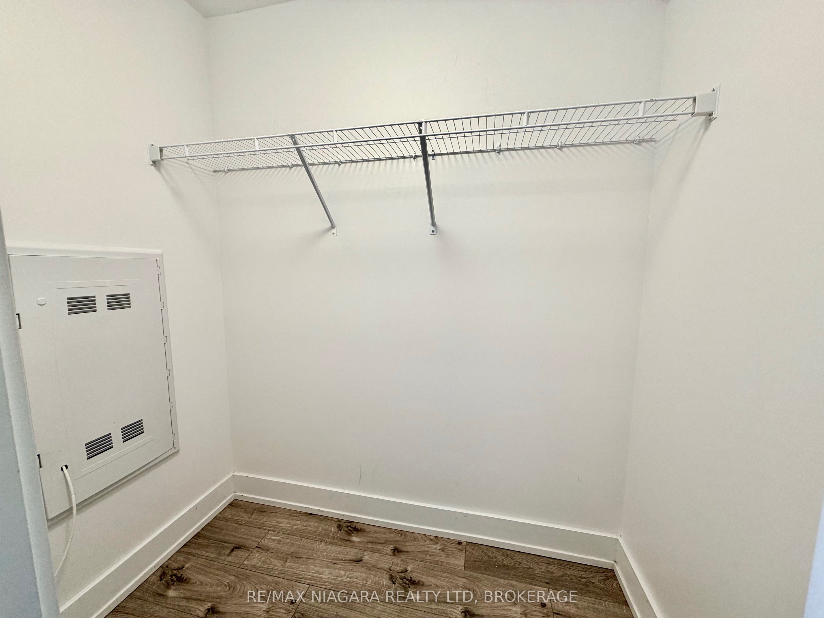 6065 Mcleod Road Property Photo 6