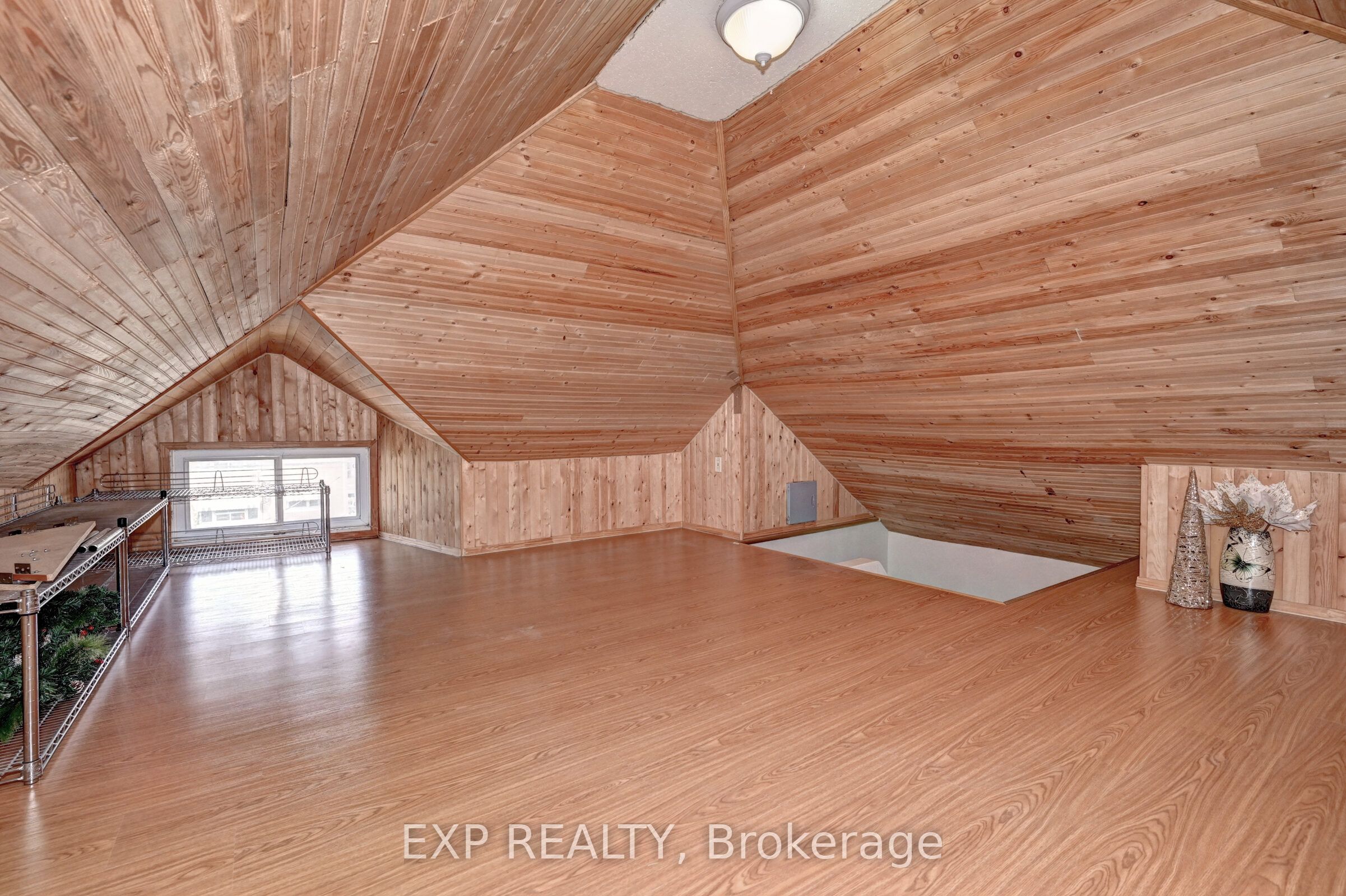 147 Courtland Avenue E Property Photo 35