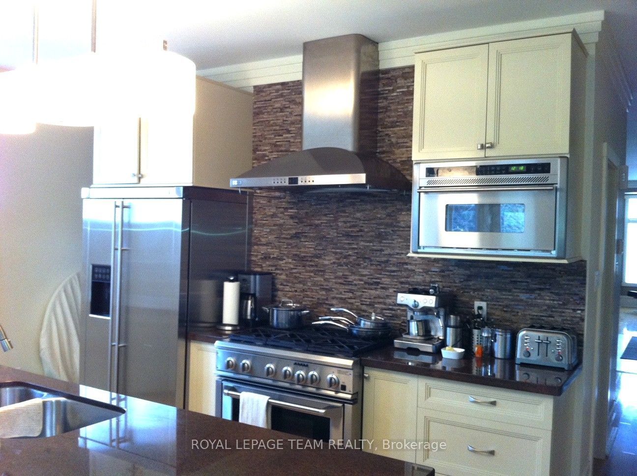 291 Ferndale Avenue Property Photo 4