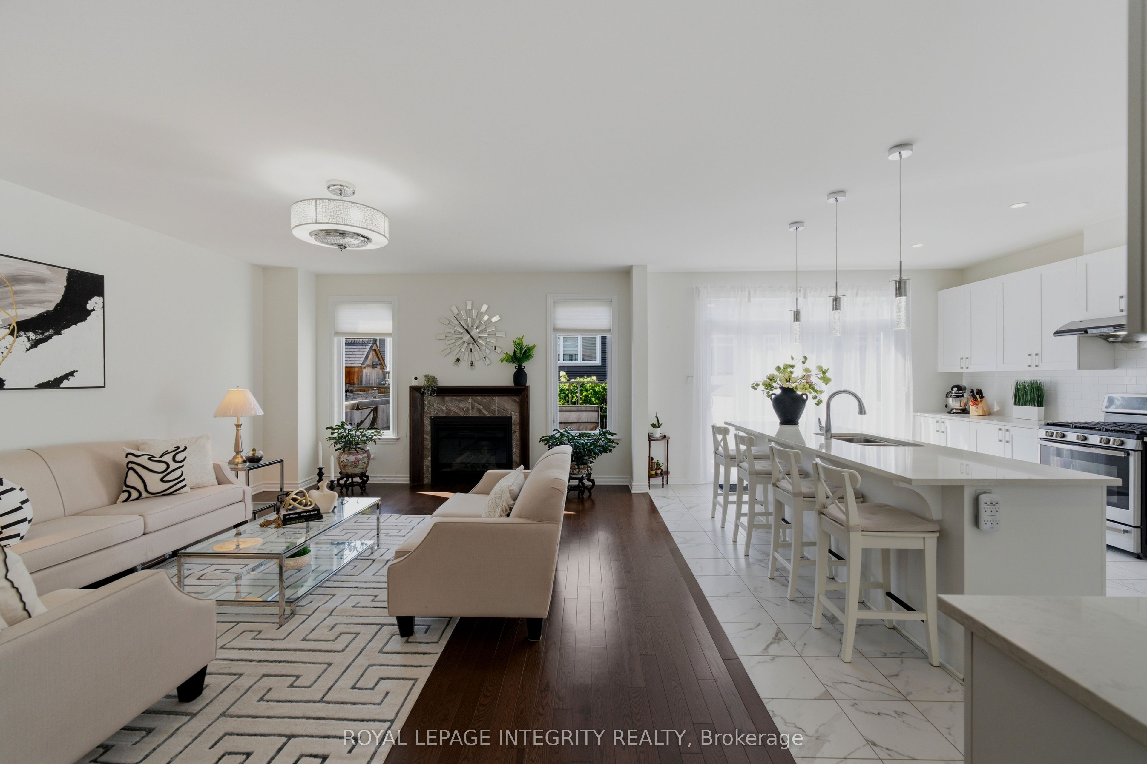 43 Cento Way Property Photo 9