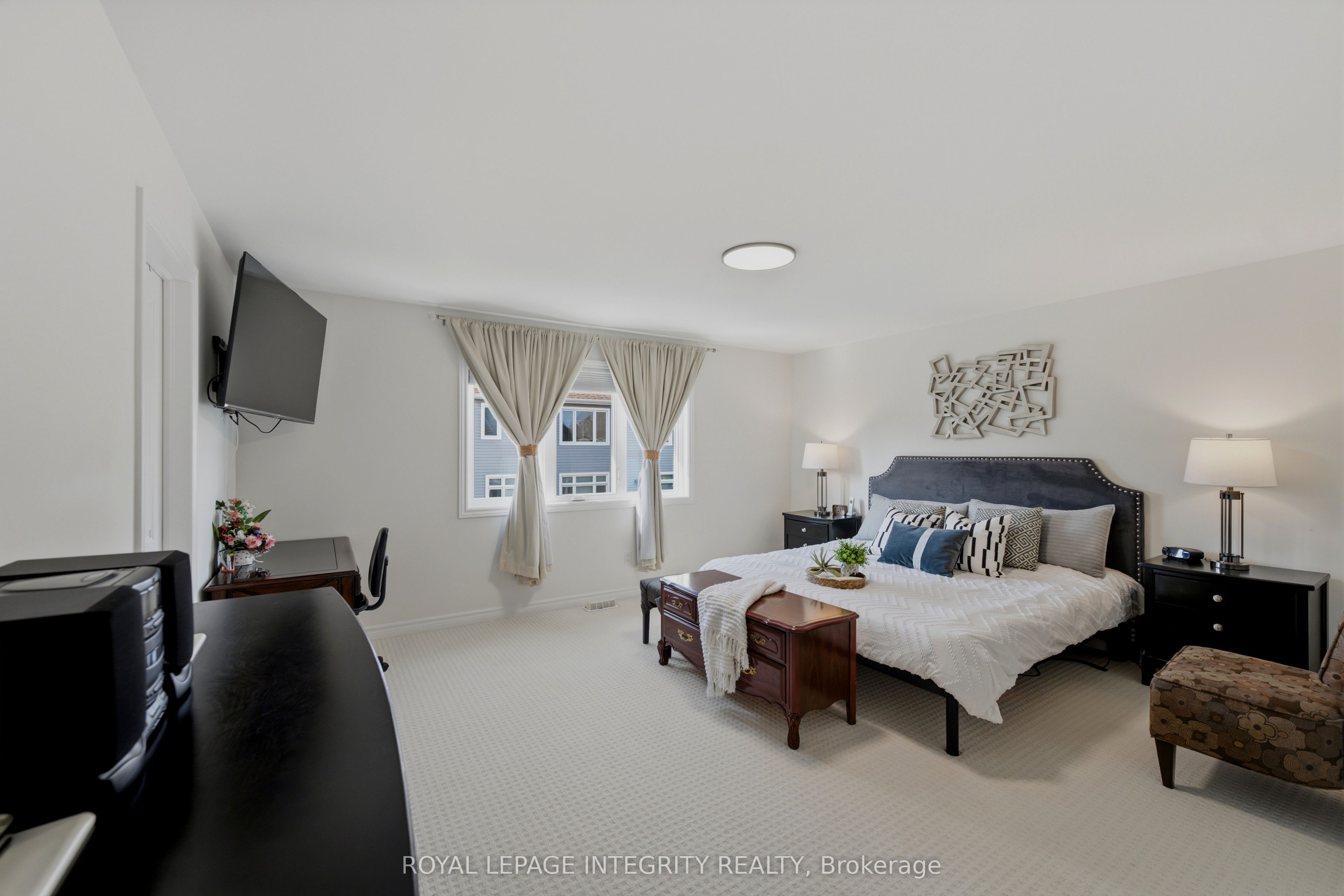 43 Cento Way Property Photo 17