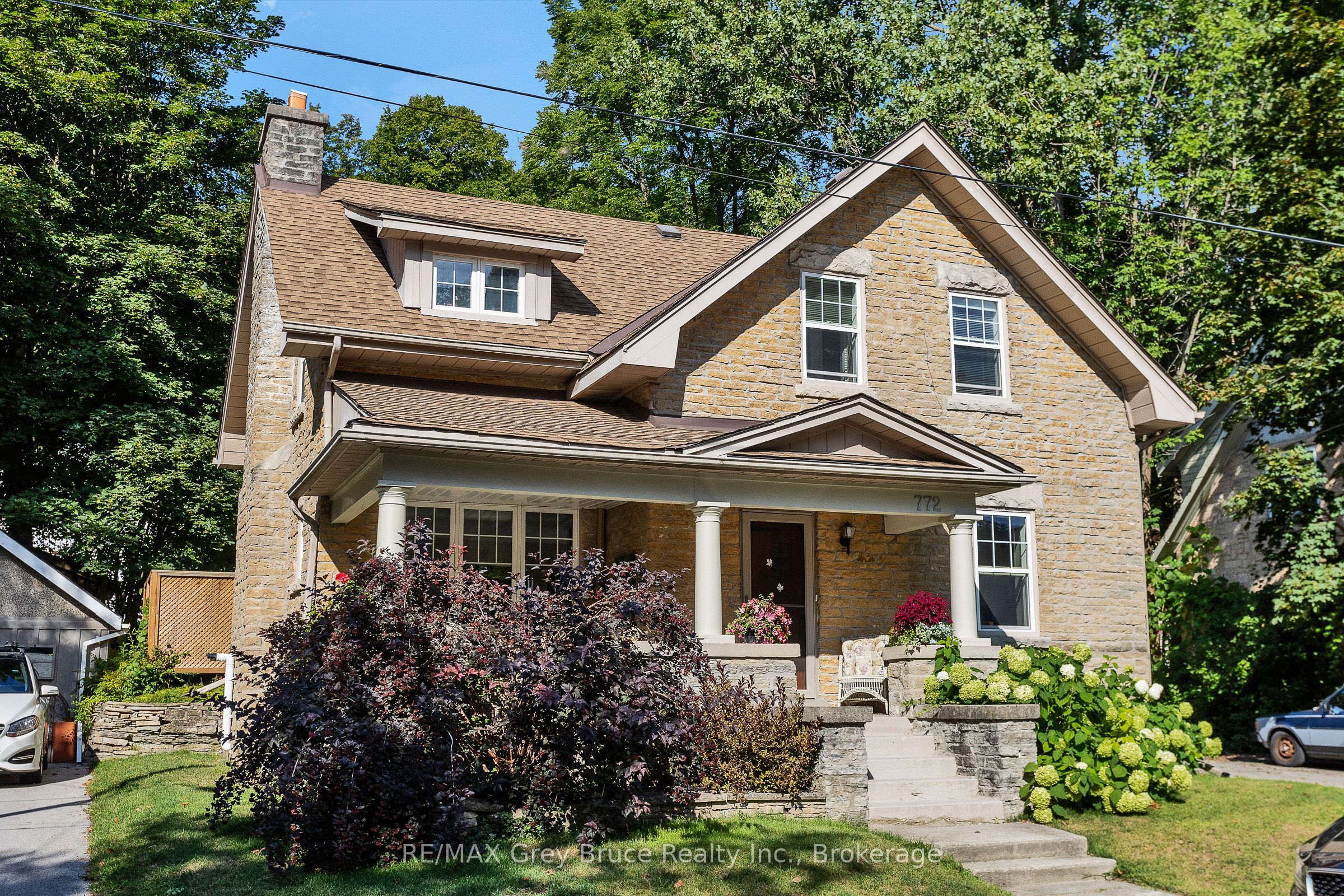 772 3rd Avenue W Property Photo 1