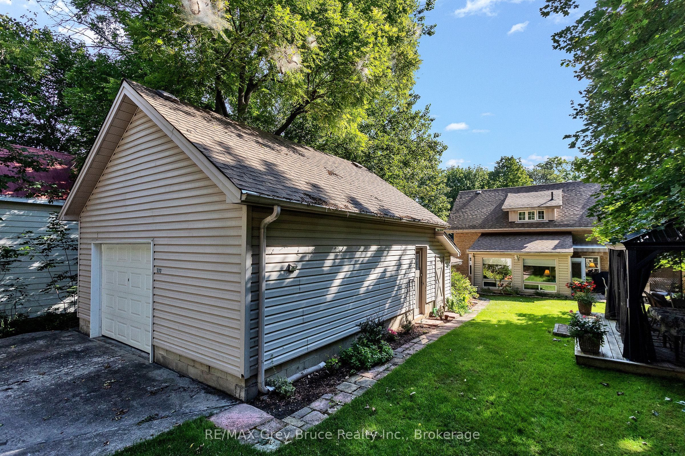 772 3rd Avenue W Property Photo 37