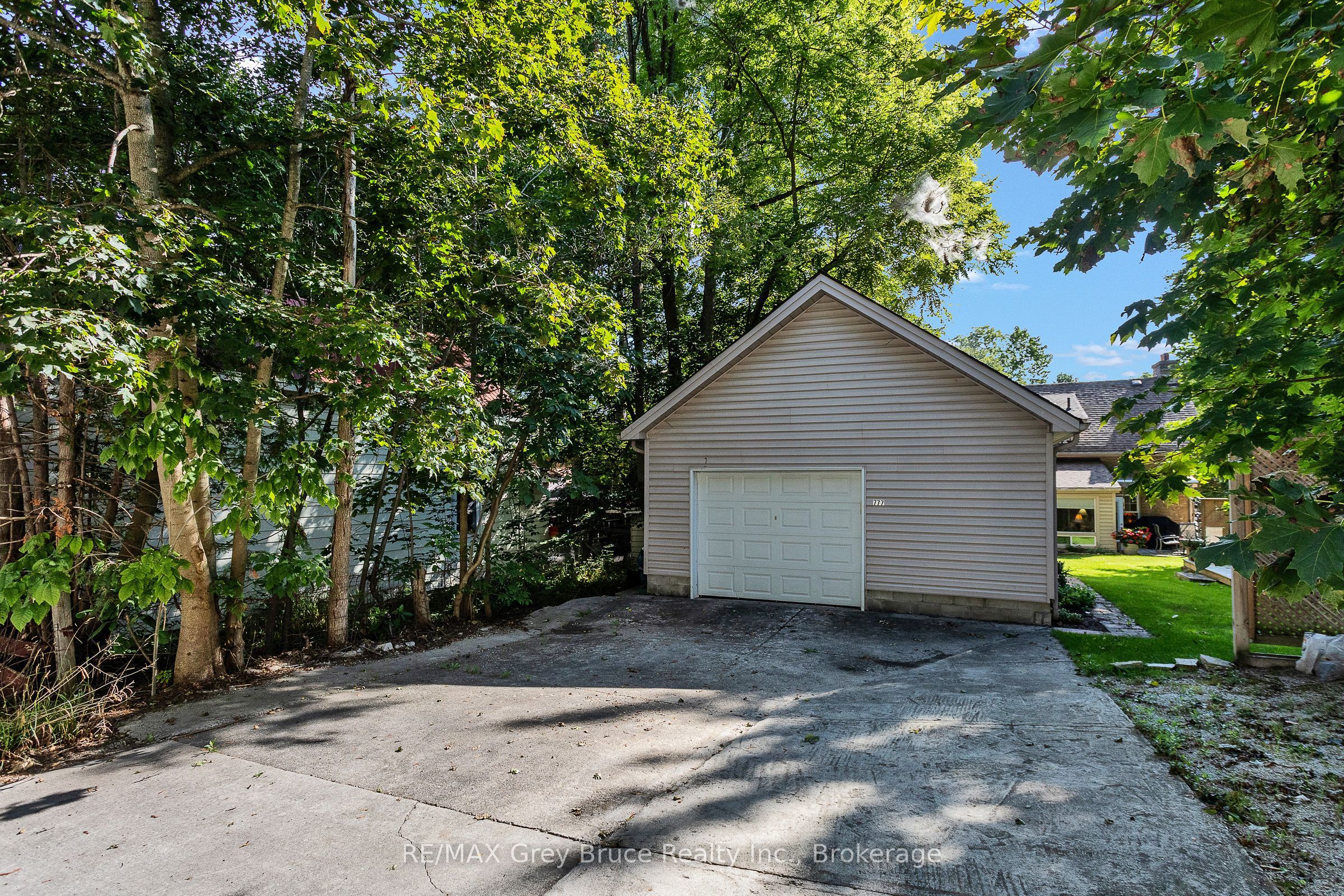 772 3rd Avenue W Property Photo 38