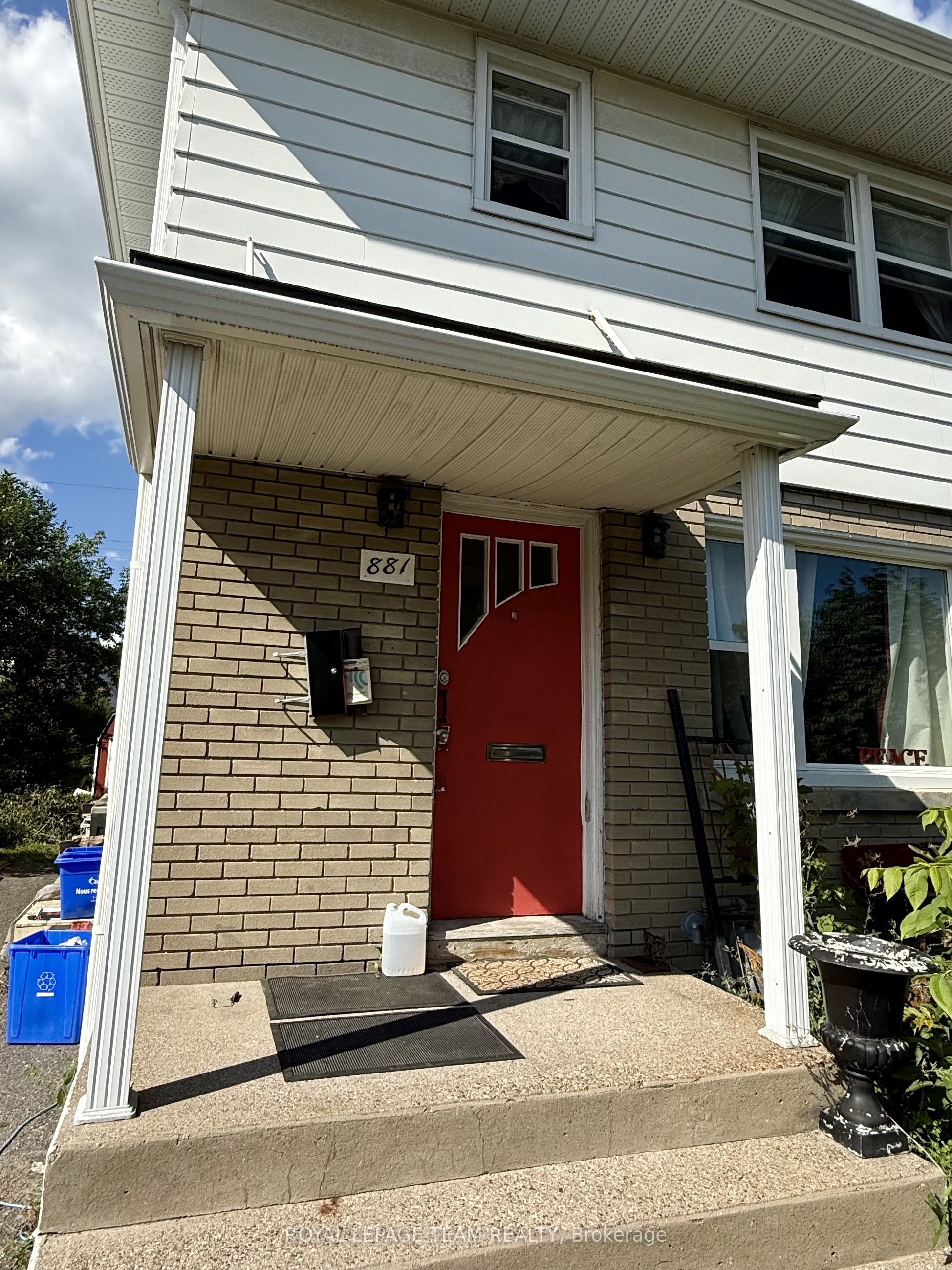 881 Smyth Road Property Photo 1