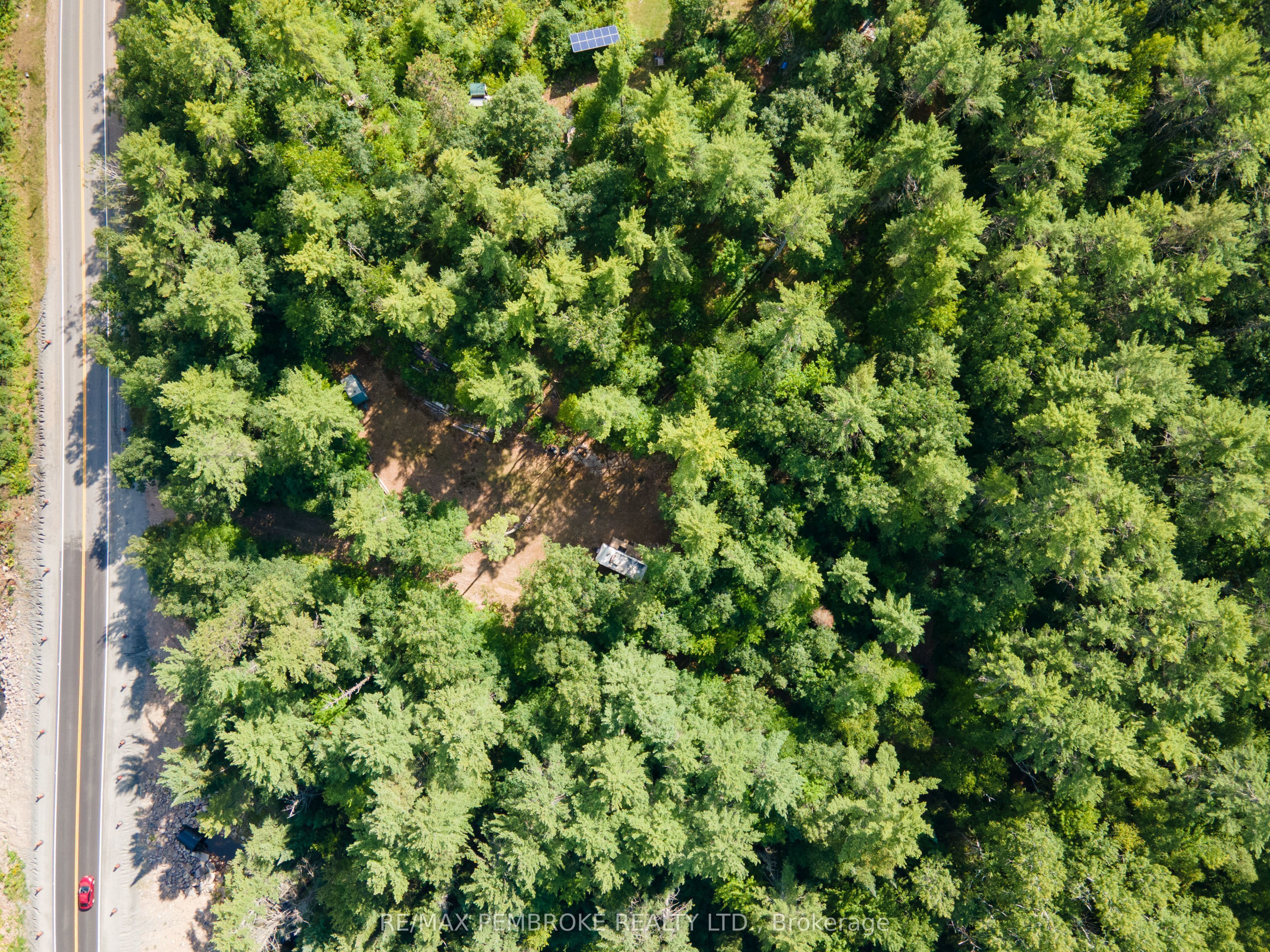 5032 Round Lake Road Property Photo 2