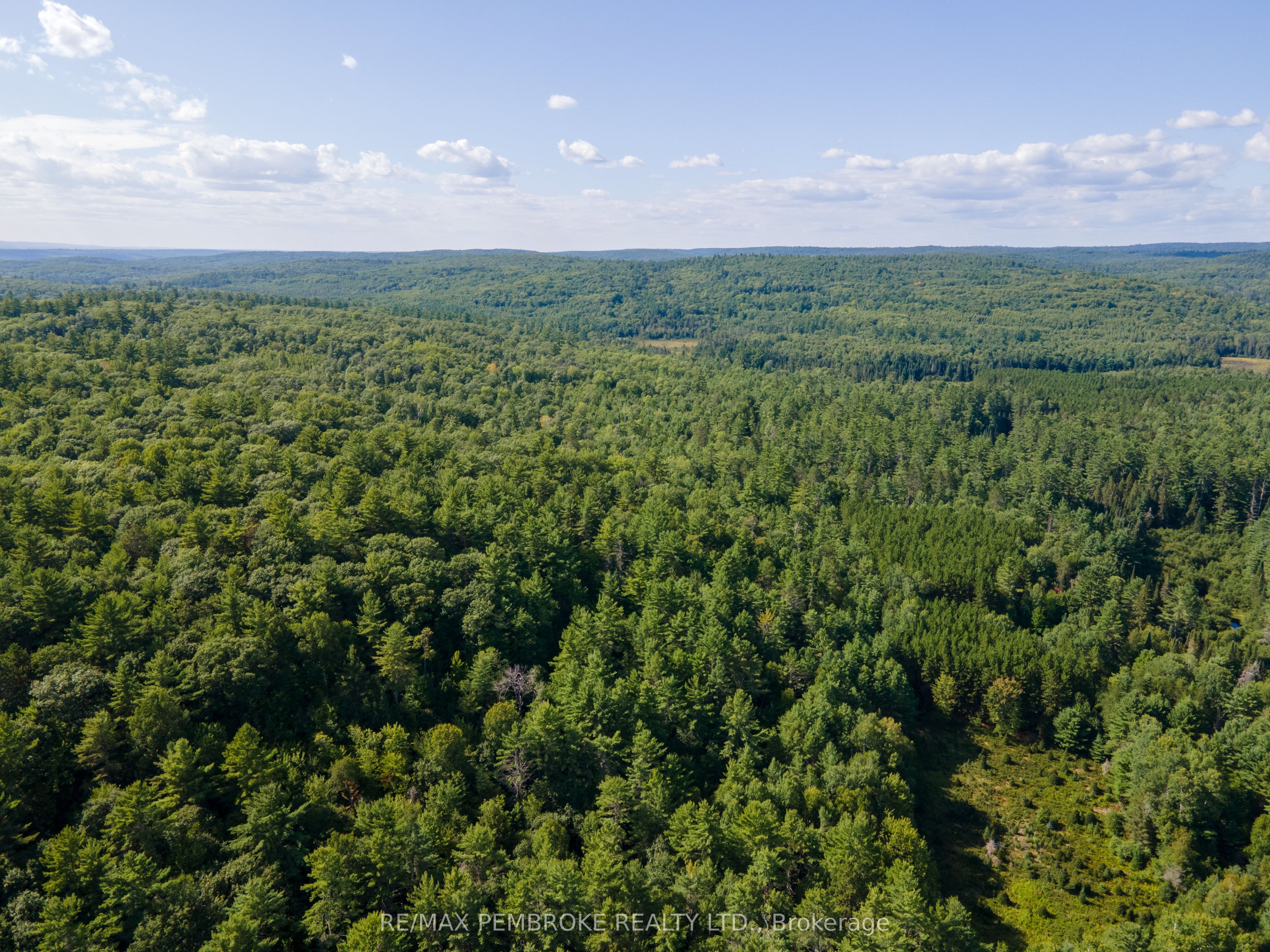 5032 Round Lake Road Property Photo 5