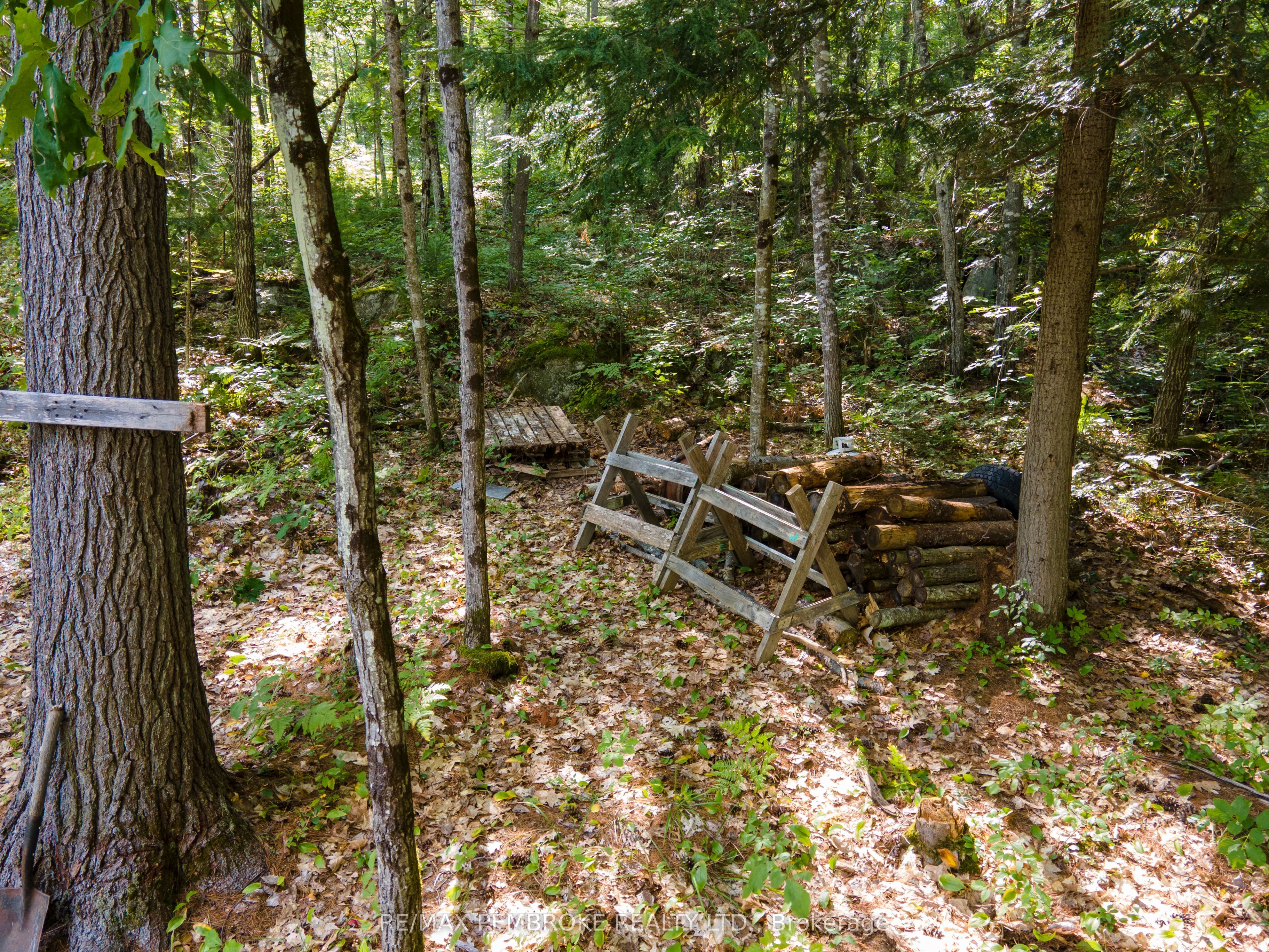 5032 Round Lake Road Property Photo 17