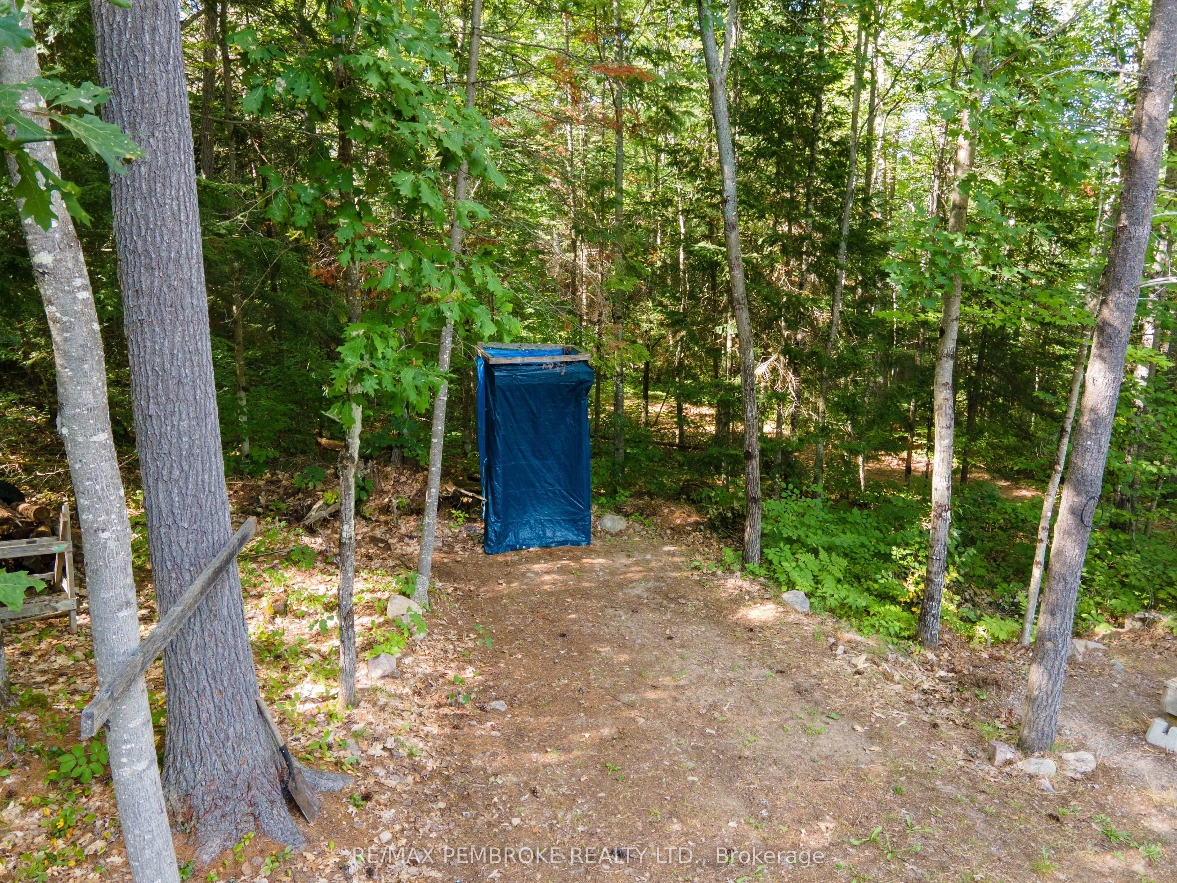 5032 Round Lake Road Property Photo 18