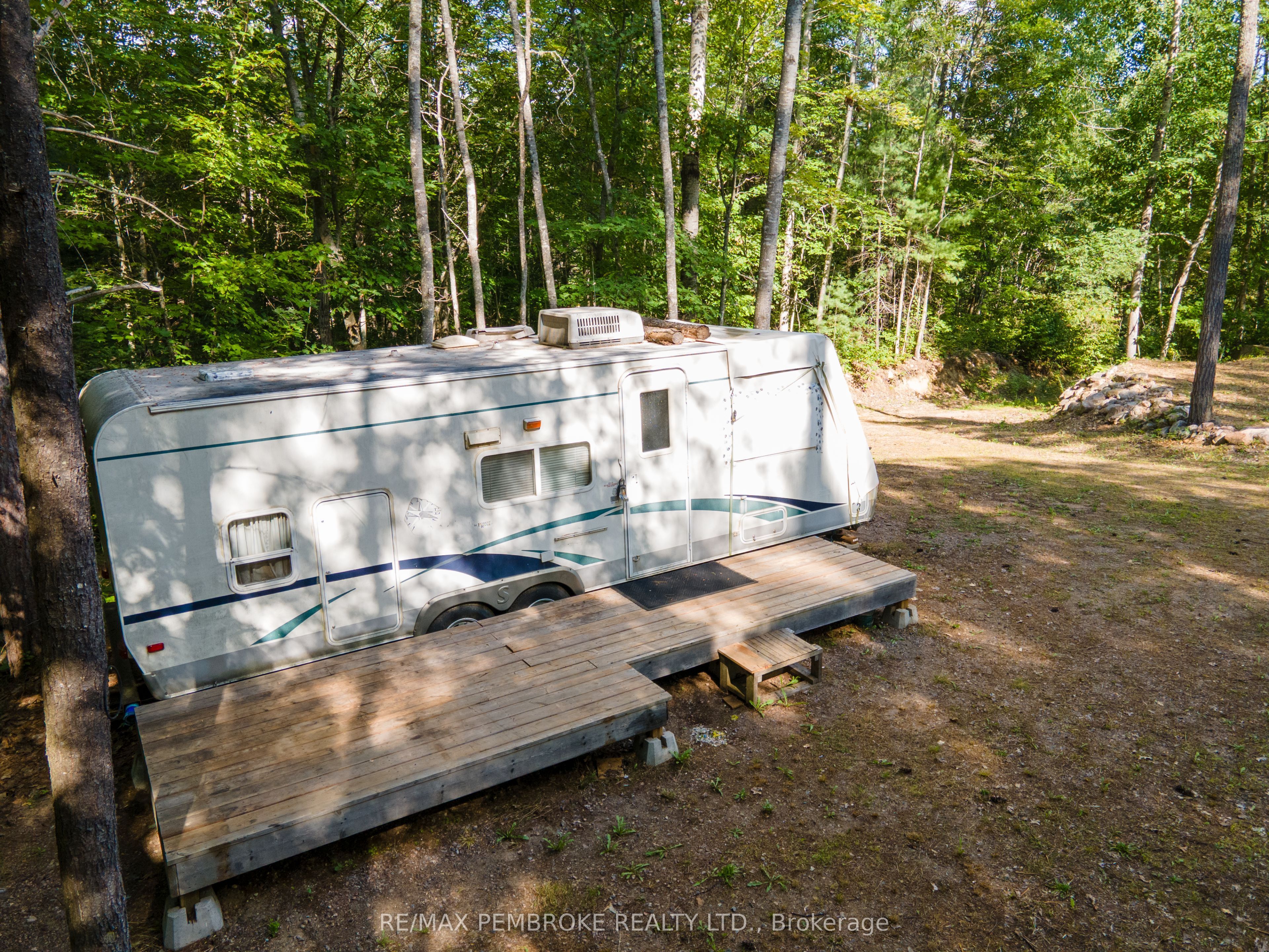 5032 Round Lake Road Property Photo 20