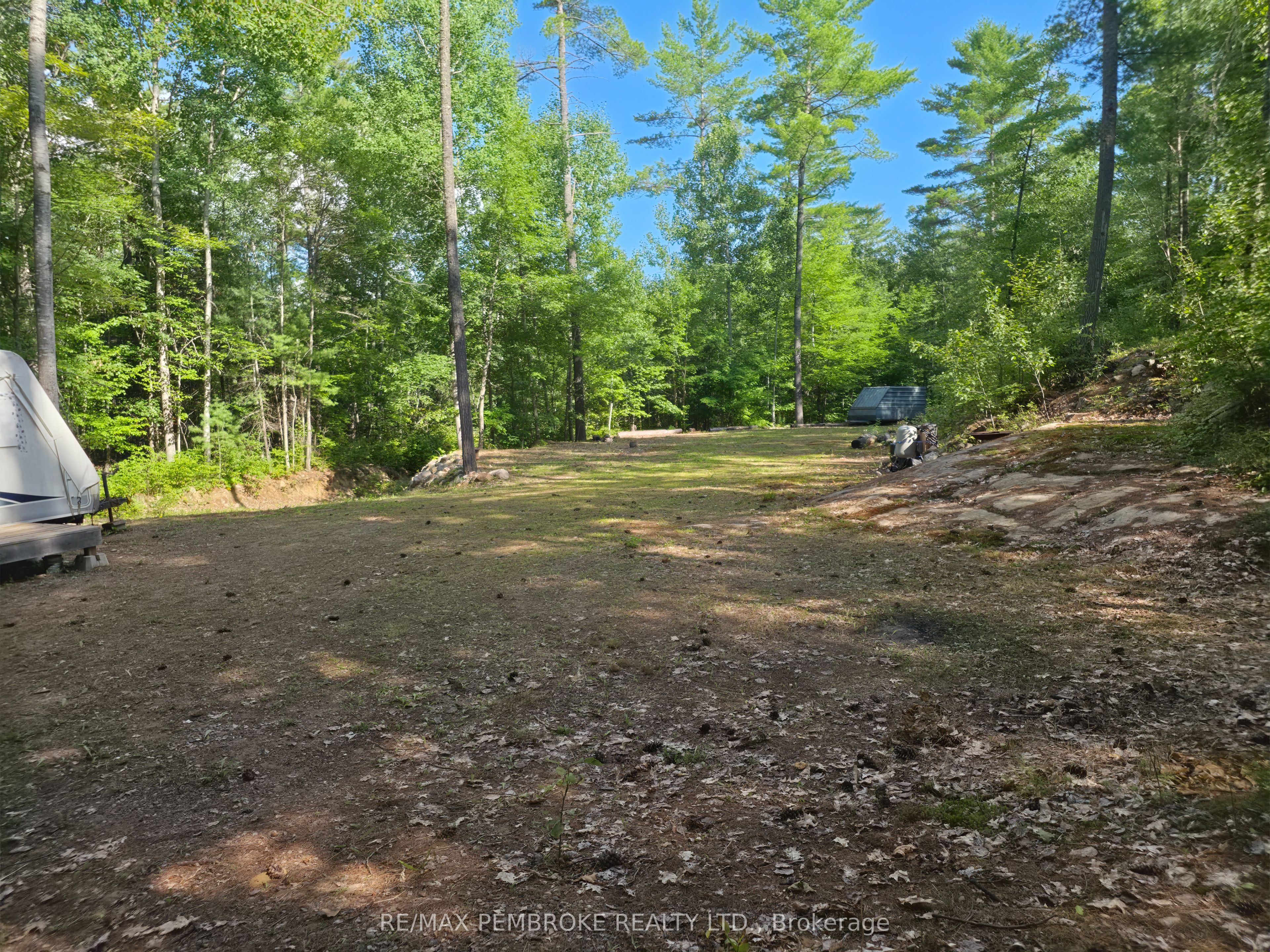5032 Round Lake Road Property Photo 32