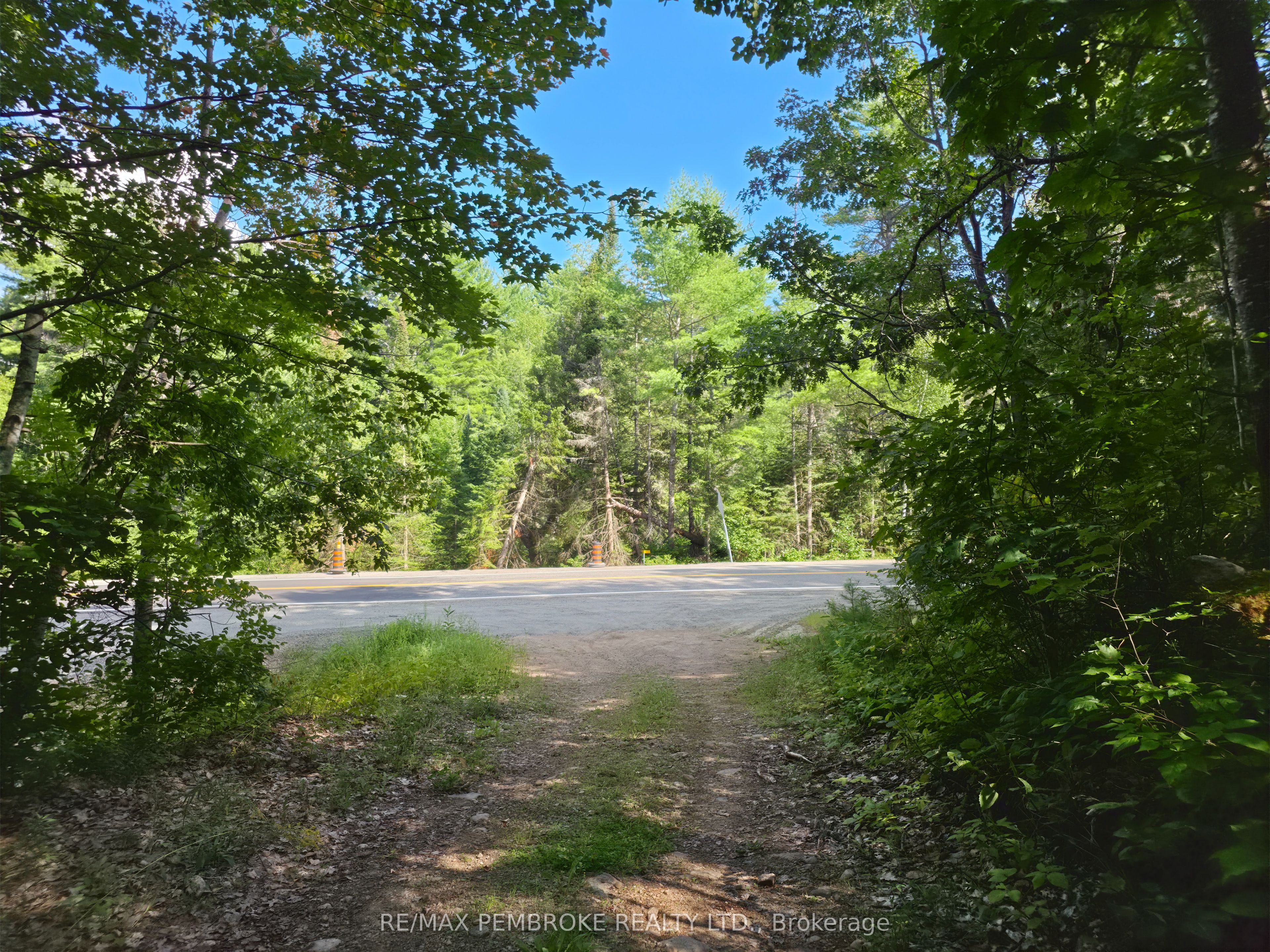5032 Round Lake Road Property Photo 38