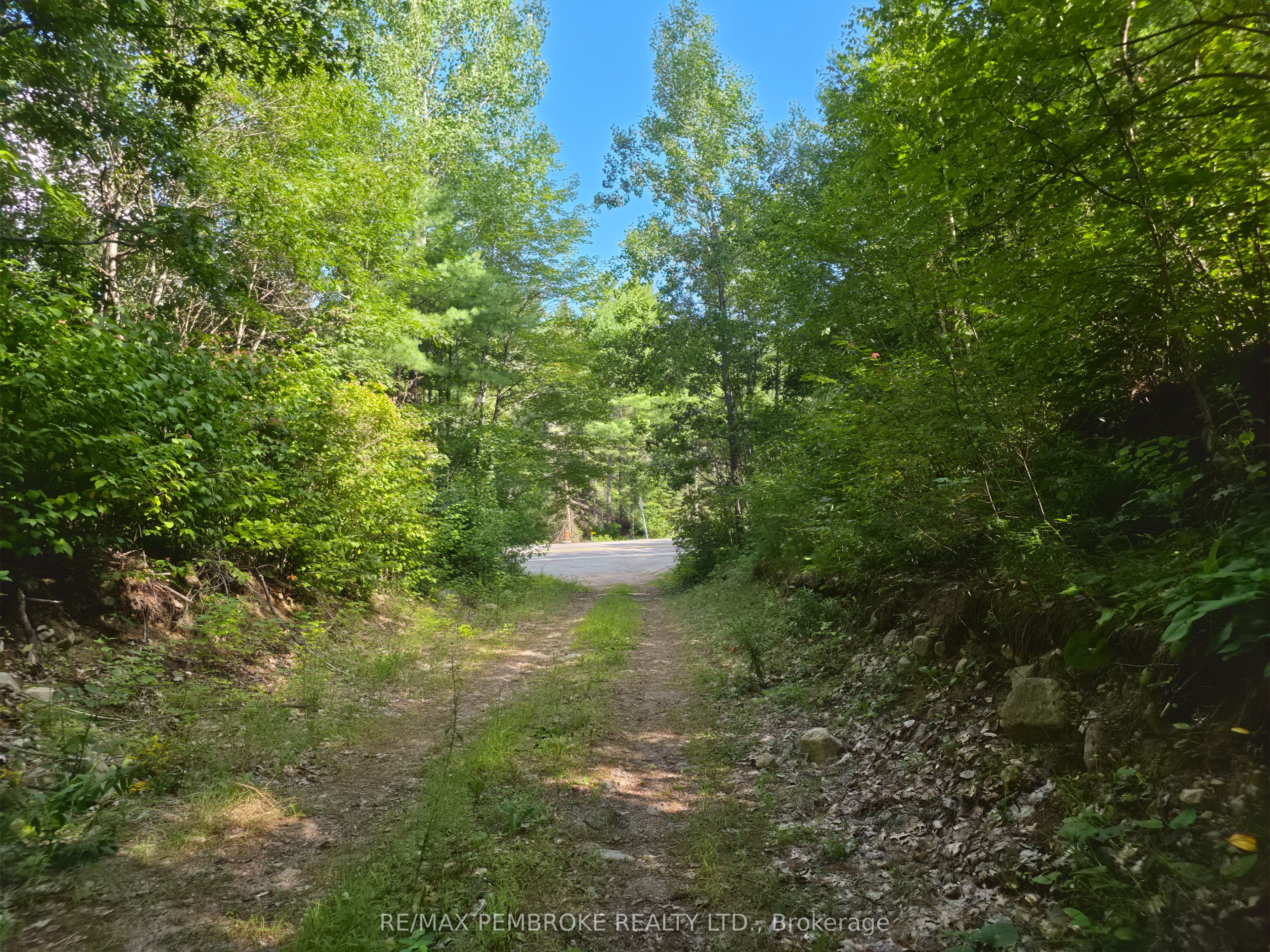 5032 Round Lake Road Property Photo 39
