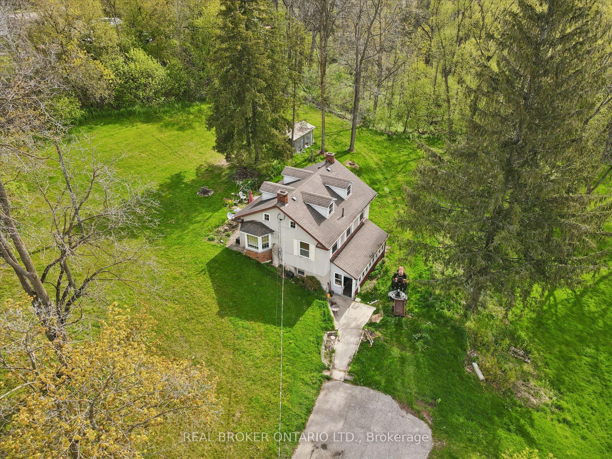 36 Elgin Street E