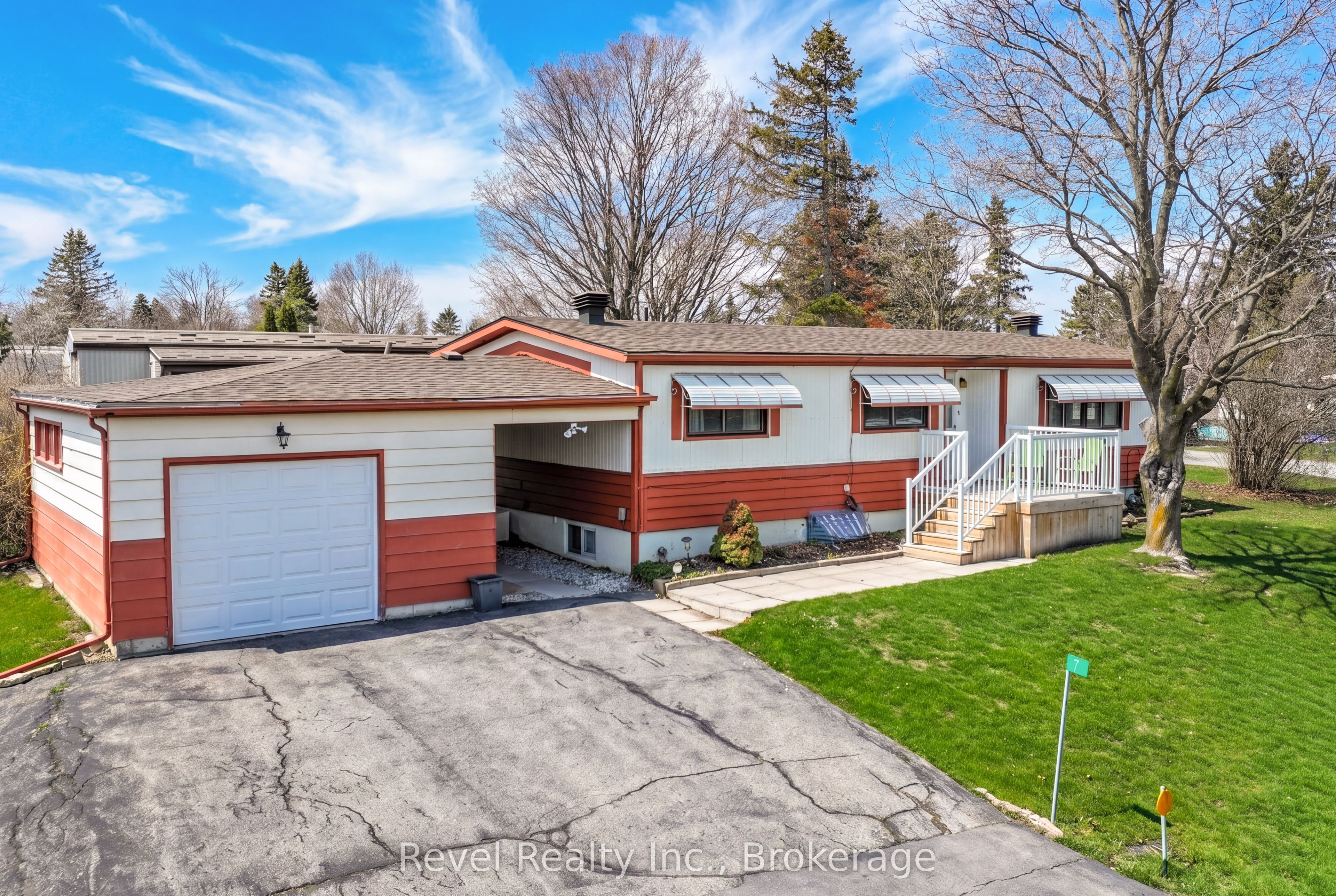 7 Macal Drive Property Photo 2