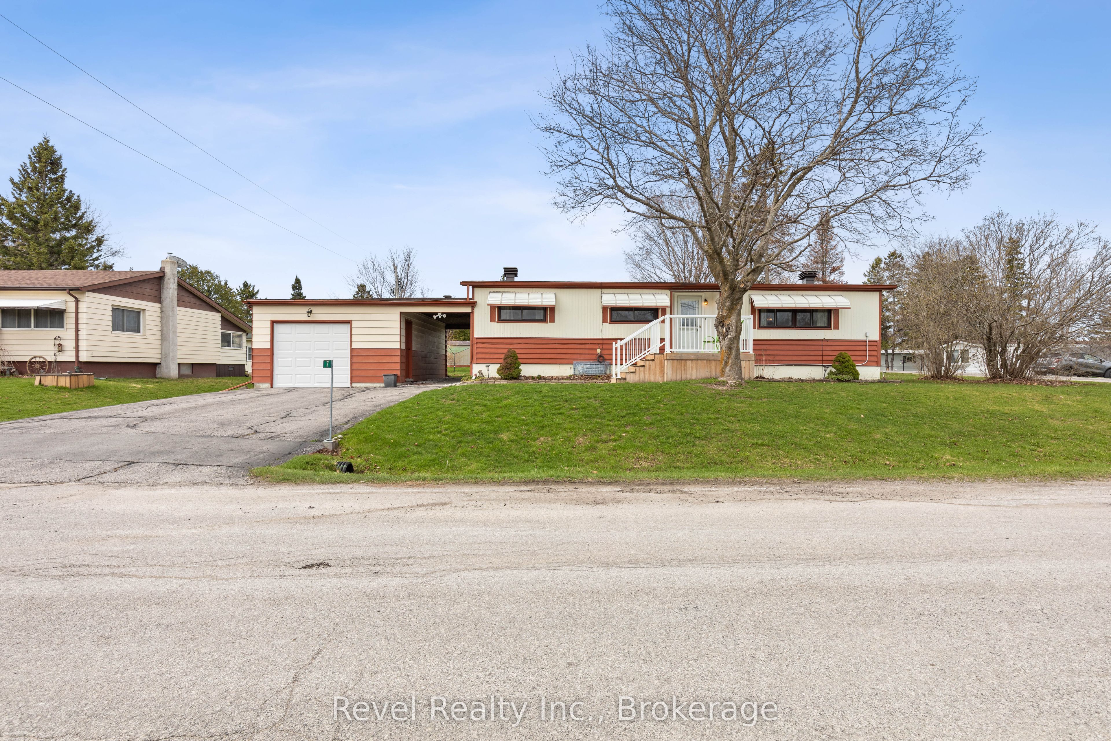 7 Macal Drive Property Photo 3