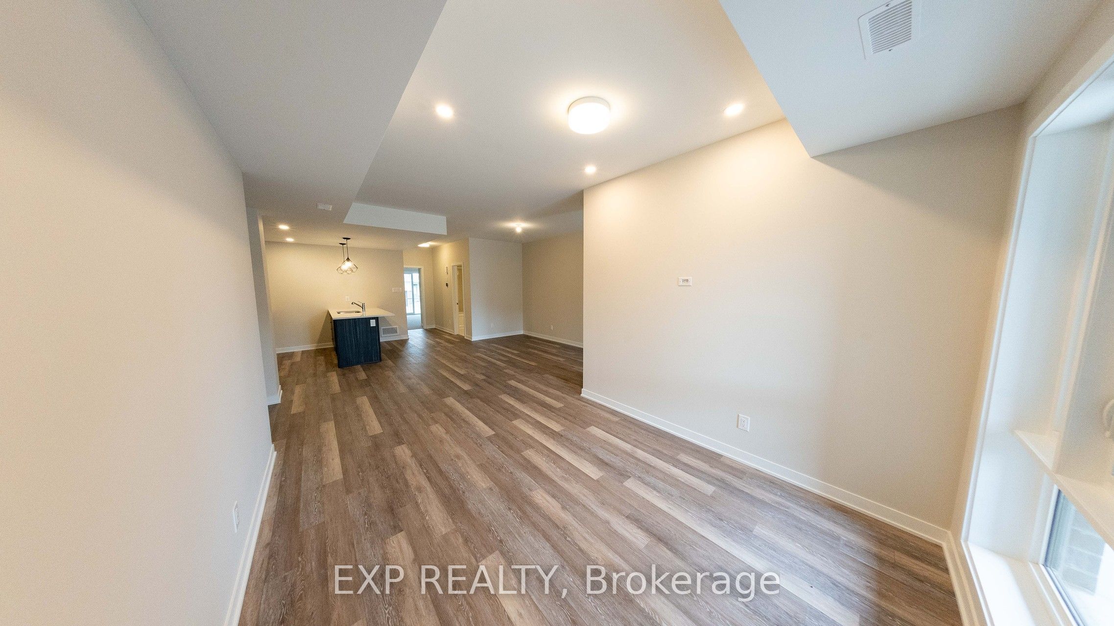 206 Lillian Freiman Private Property Photo 6