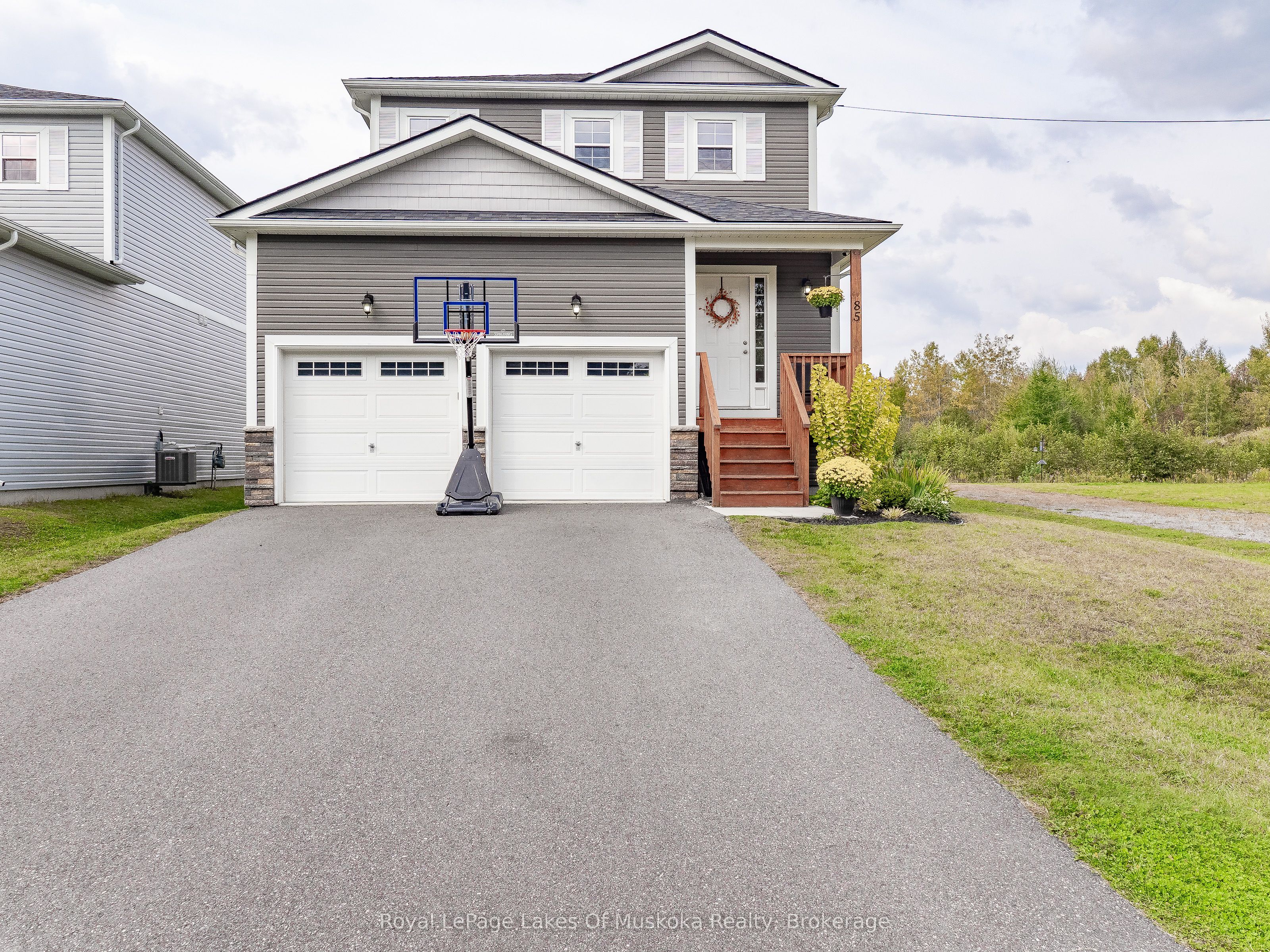 85 Douglas Drive Property Photo 1