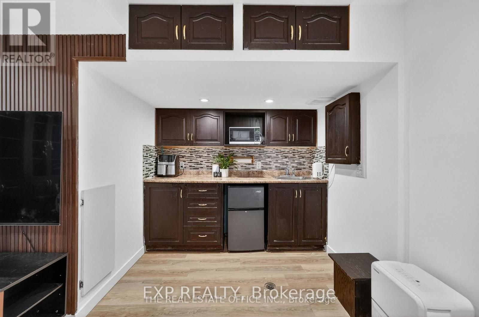 106 Corsica Private W Property Photo 9
