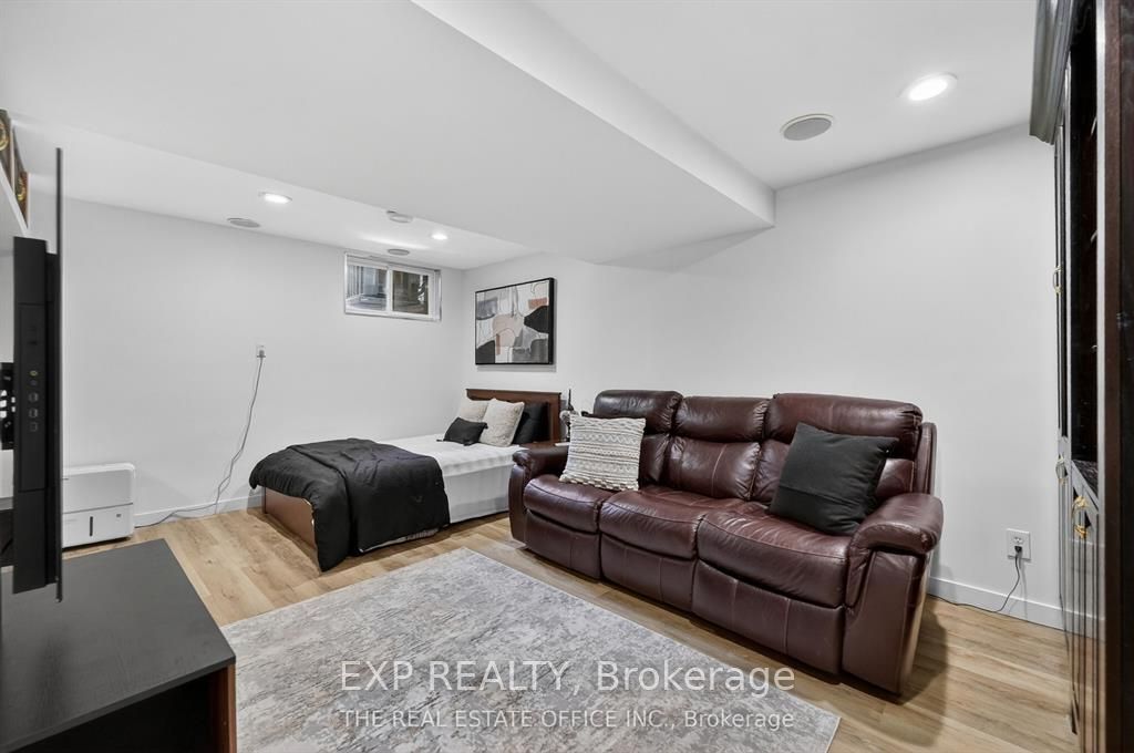 106 Corsica Private W Property Photo 10