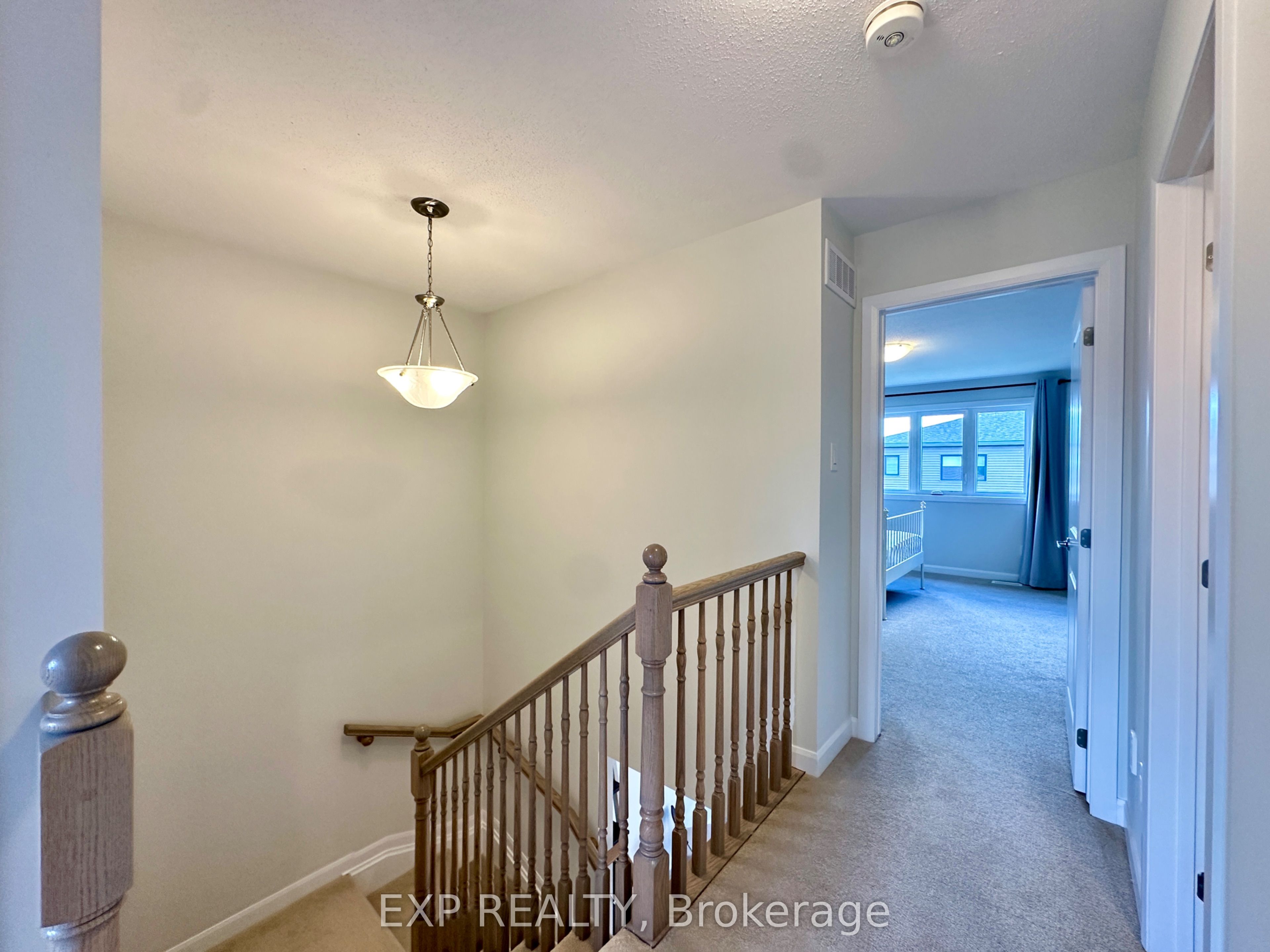 725 Cashmere Terrace Property Photo 11