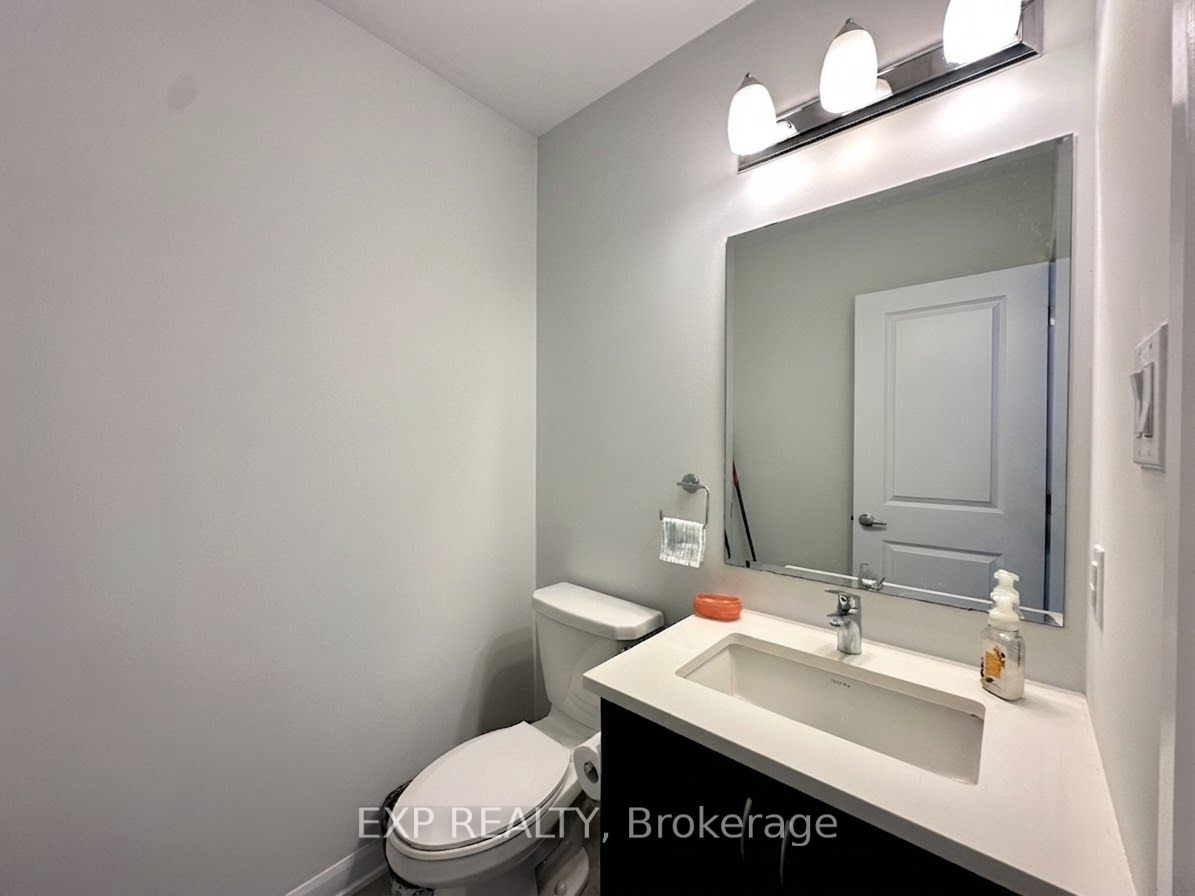 725 Cashmere Terrace Property Photo 14
