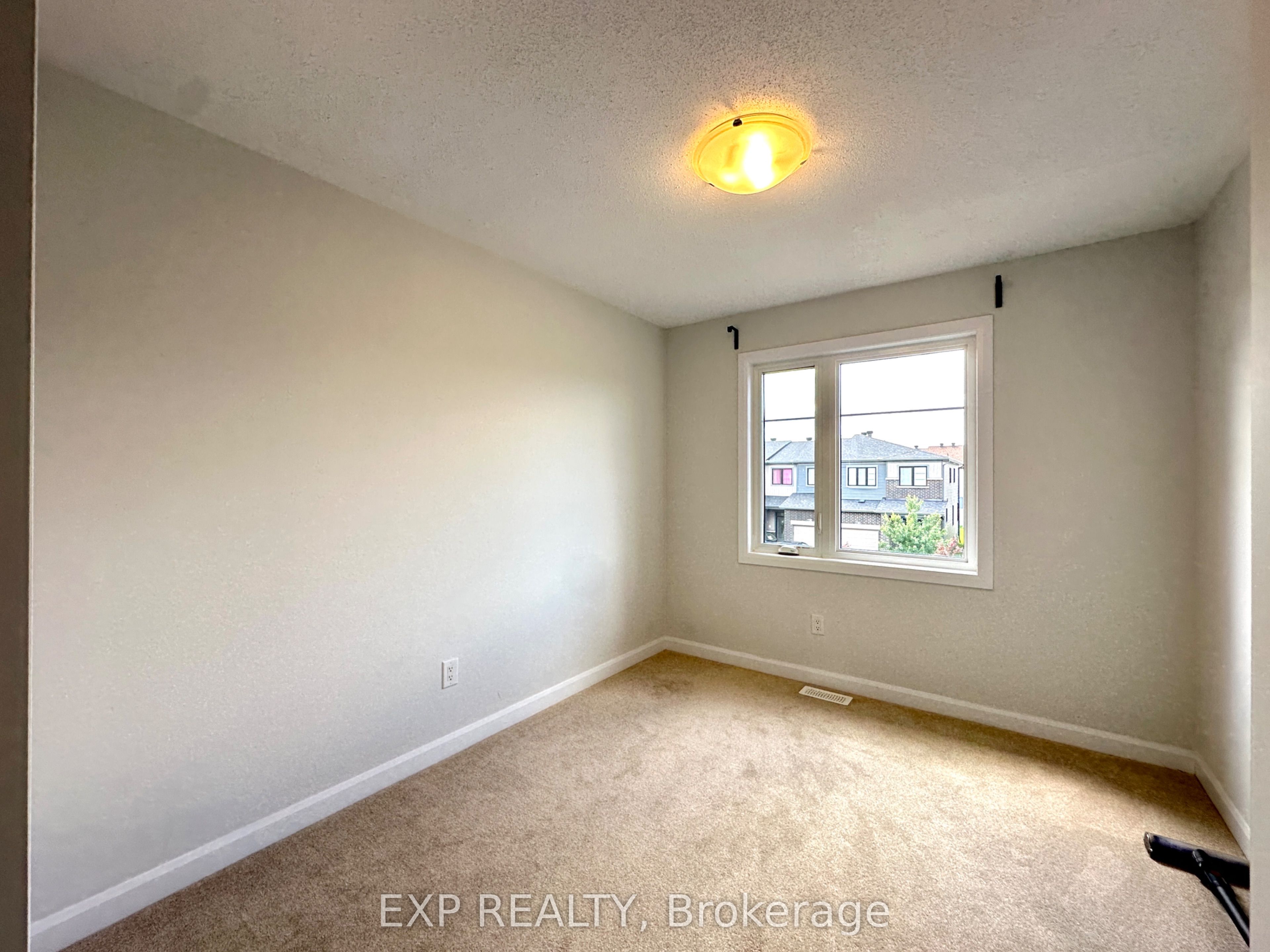 725 Cashmere Terrace Property Photo 19