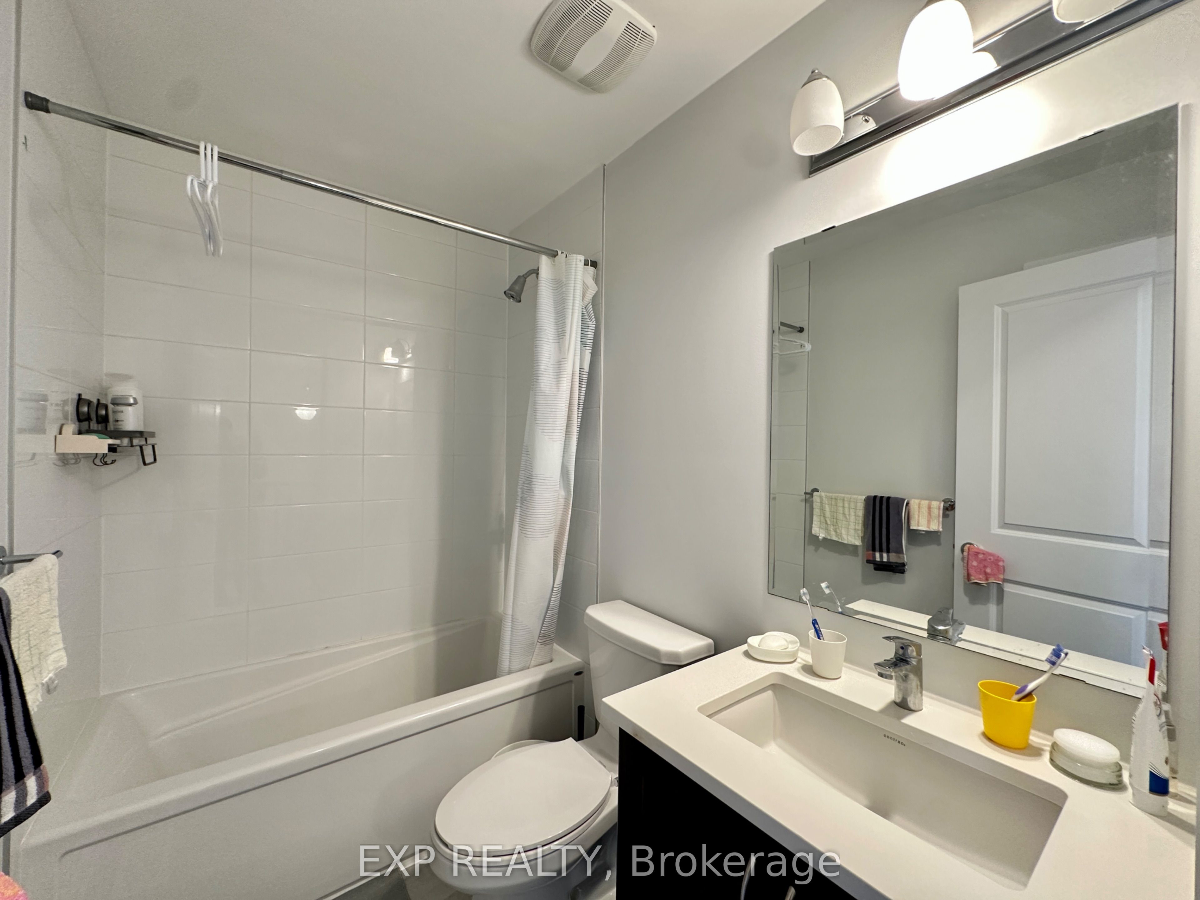 725 Cashmere Terrace Property Photo 21