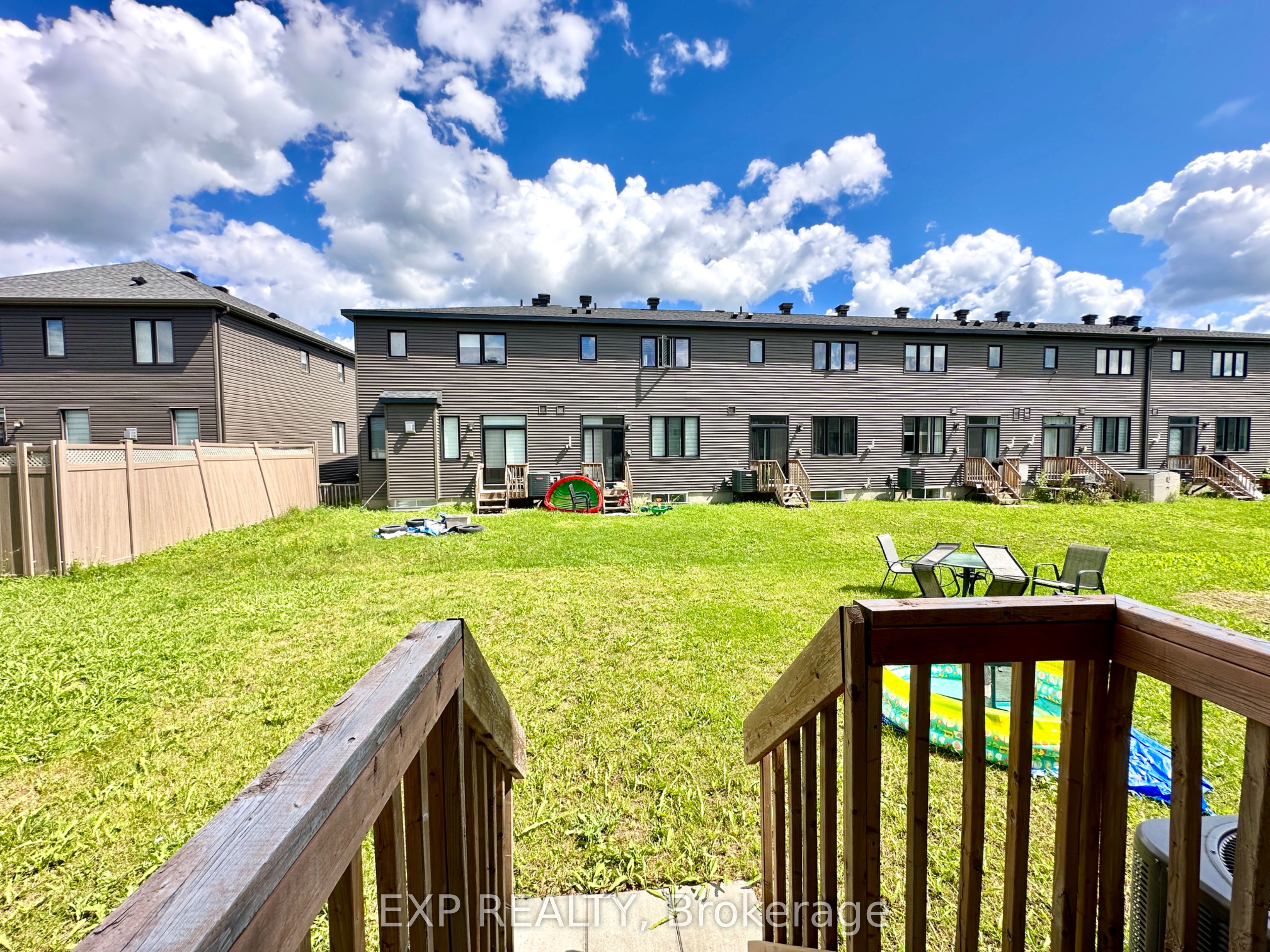 725 Cashmere Terrace Property Photo 25