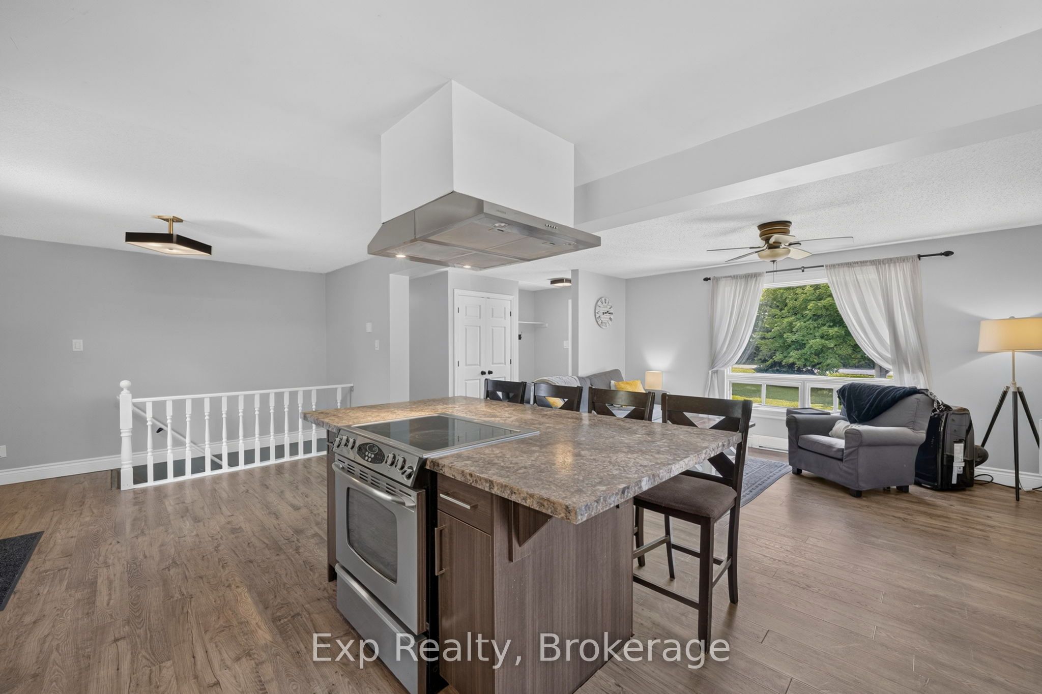 1901 Hollowview Road Property Photo 10