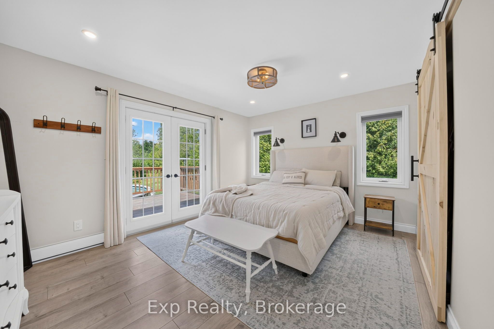 1901 Hollowview Road Property Photo 13