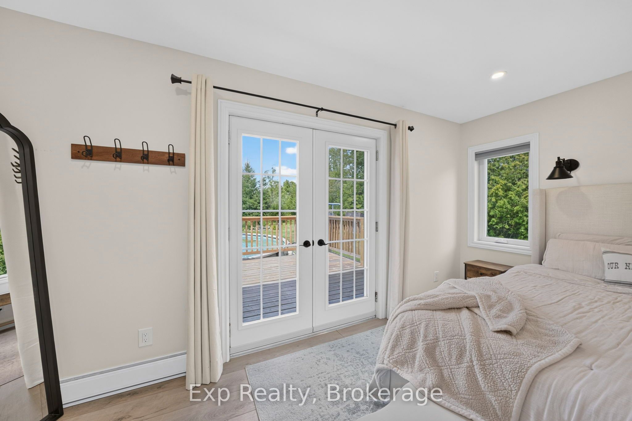 1901 Hollowview Road Property Photo 15
