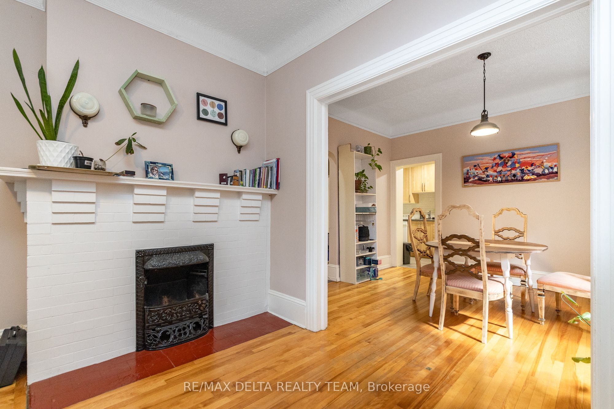 192 Stanley Avenue A Property Photo 5