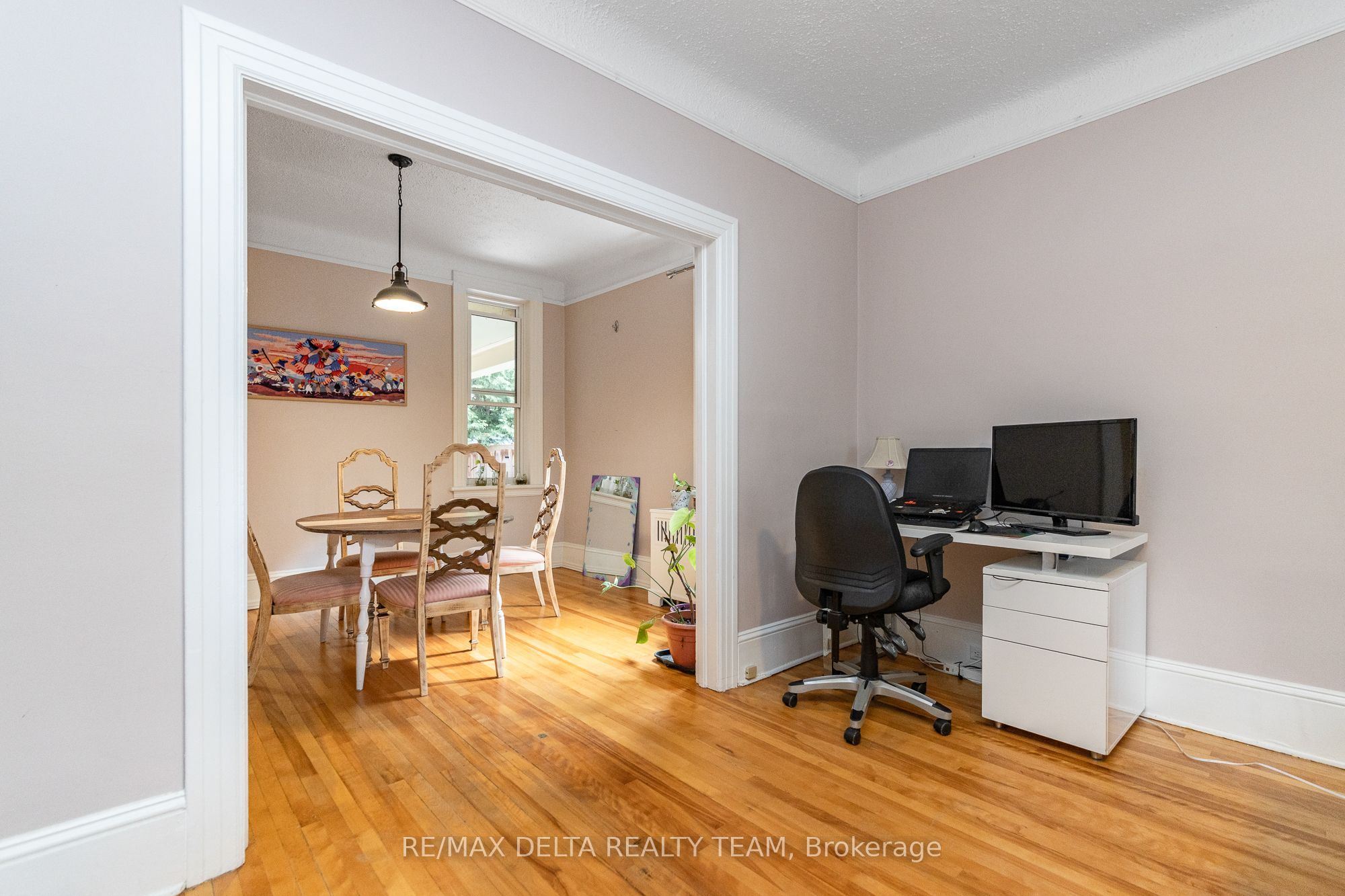 192 Stanley Avenue A Property Photo 6