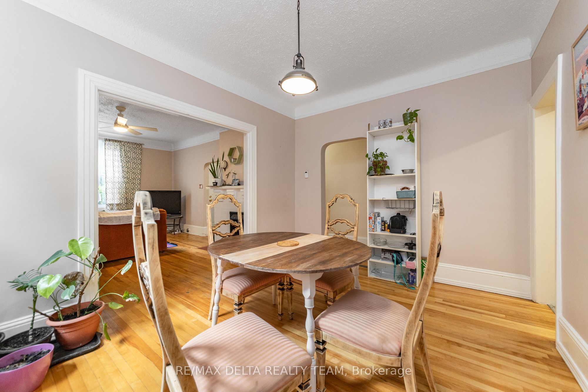 192 Stanley Avenue A Property Photo 7