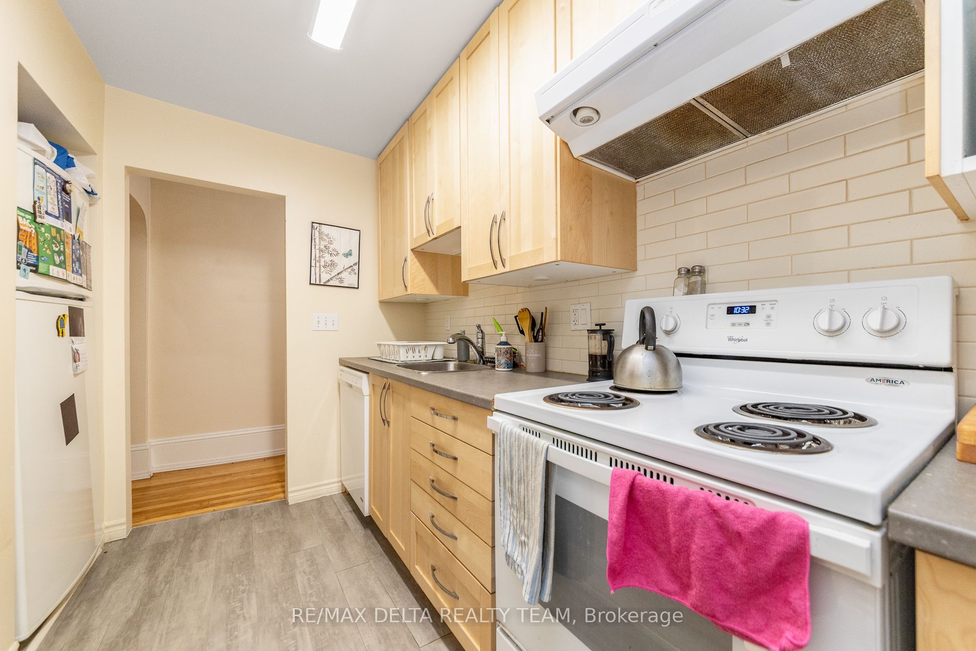 192 Stanley Avenue A Property Photo 11