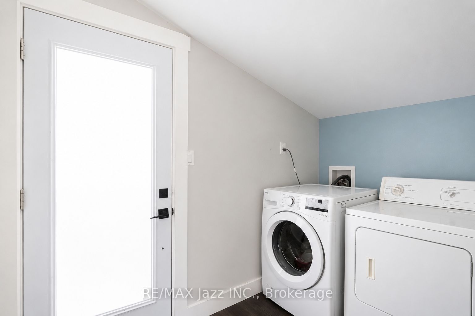 159 Byron Street Property Photo 9